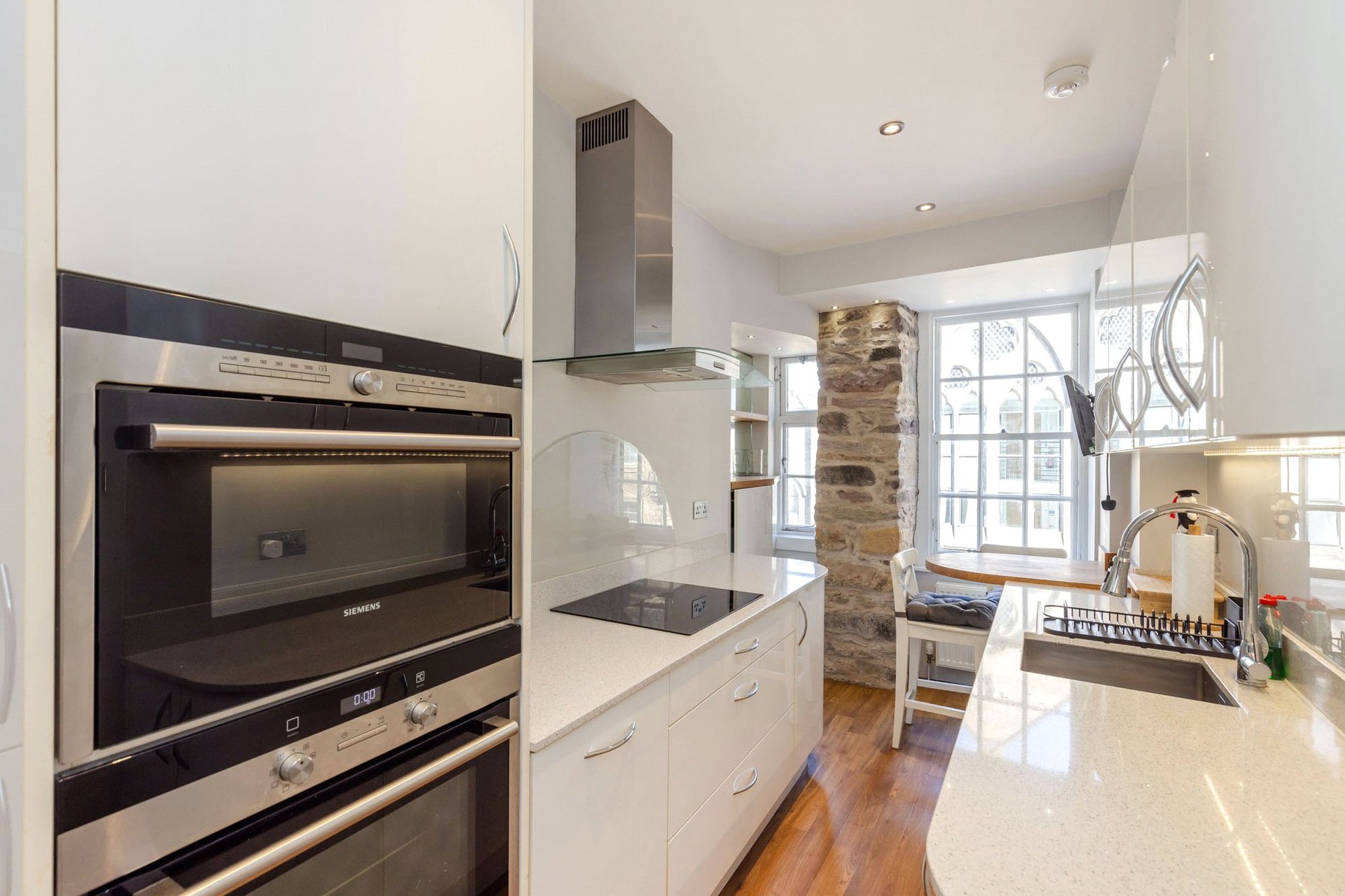 252/4 Canongate, Edinburgh, EH8 8AA - Picture #4