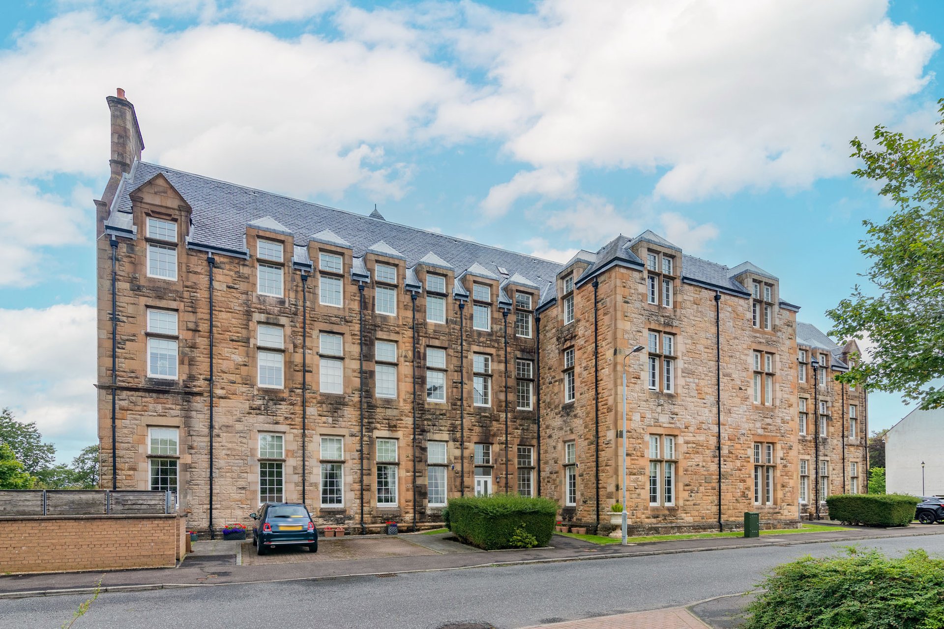 2/2, 101 Parklands Oval, Glasgow City, G53 7UE - Picture #2