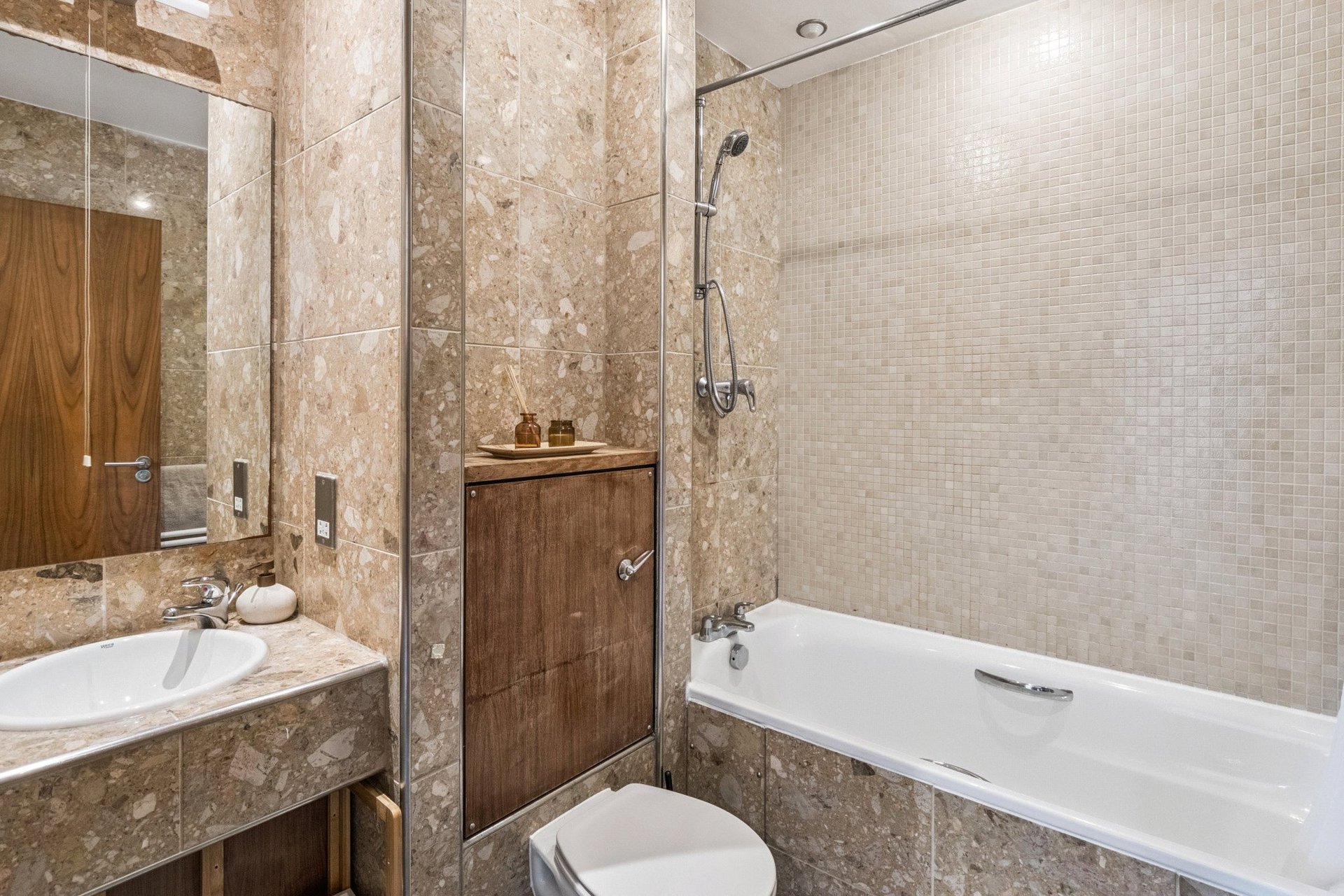 39/4 Gardner's Crescent, Edinburgh, EH3 8DG - Picture #16