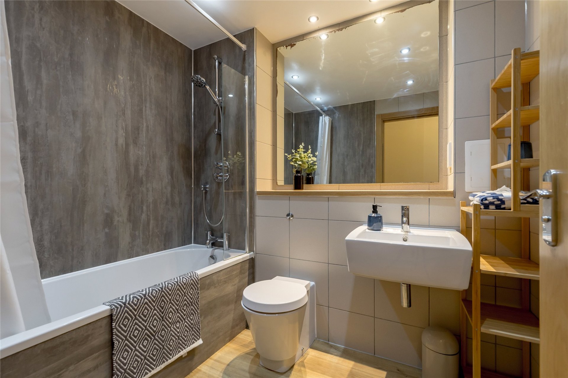 Flat 11, 14 Queen Charlotte Street, Edinburgh, EH6 6AT - Picture #14