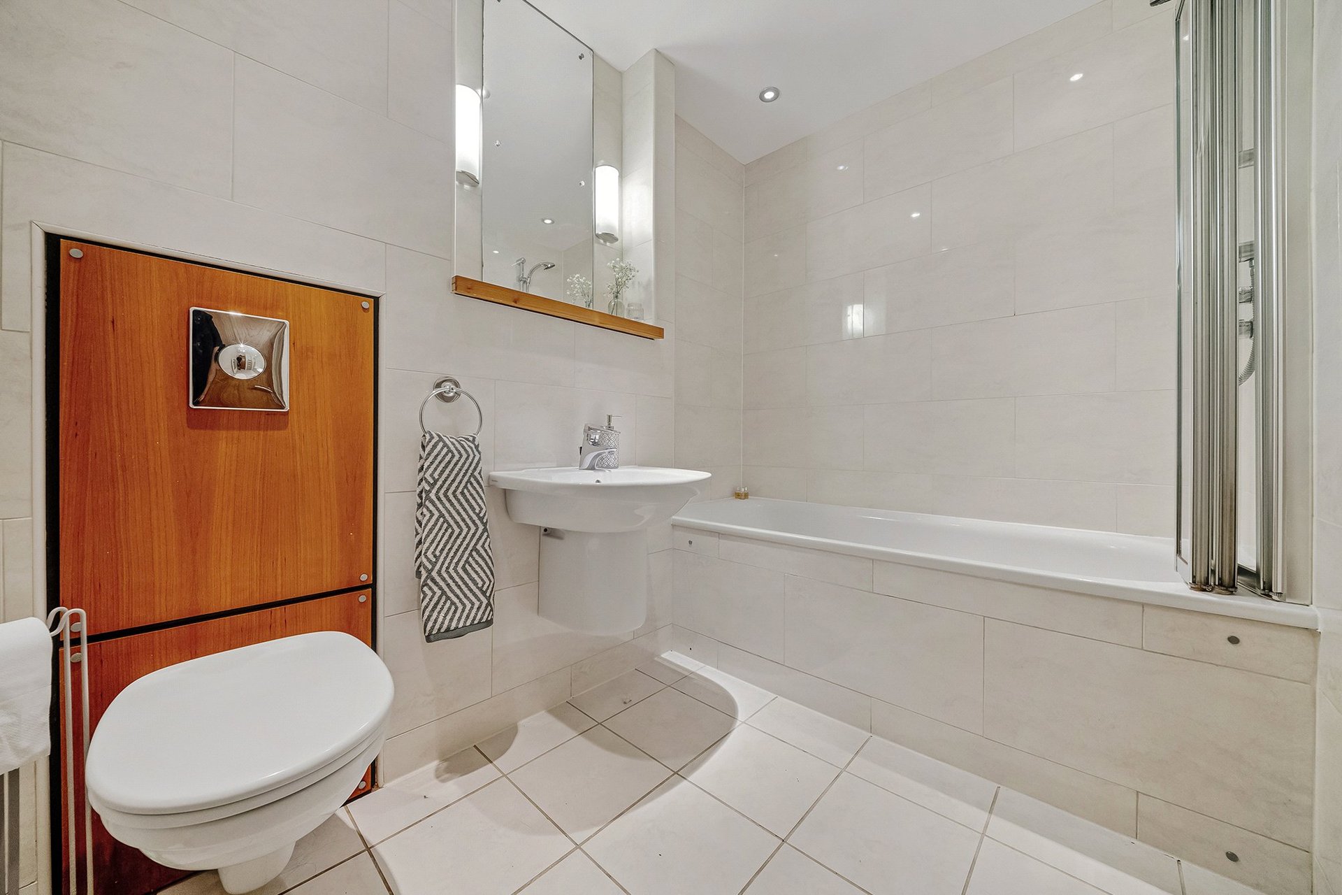 Flat 27 - The Park, 89 Holyrood Road, Holyrood, Edinburgh, EH8 8BA - Picture #15