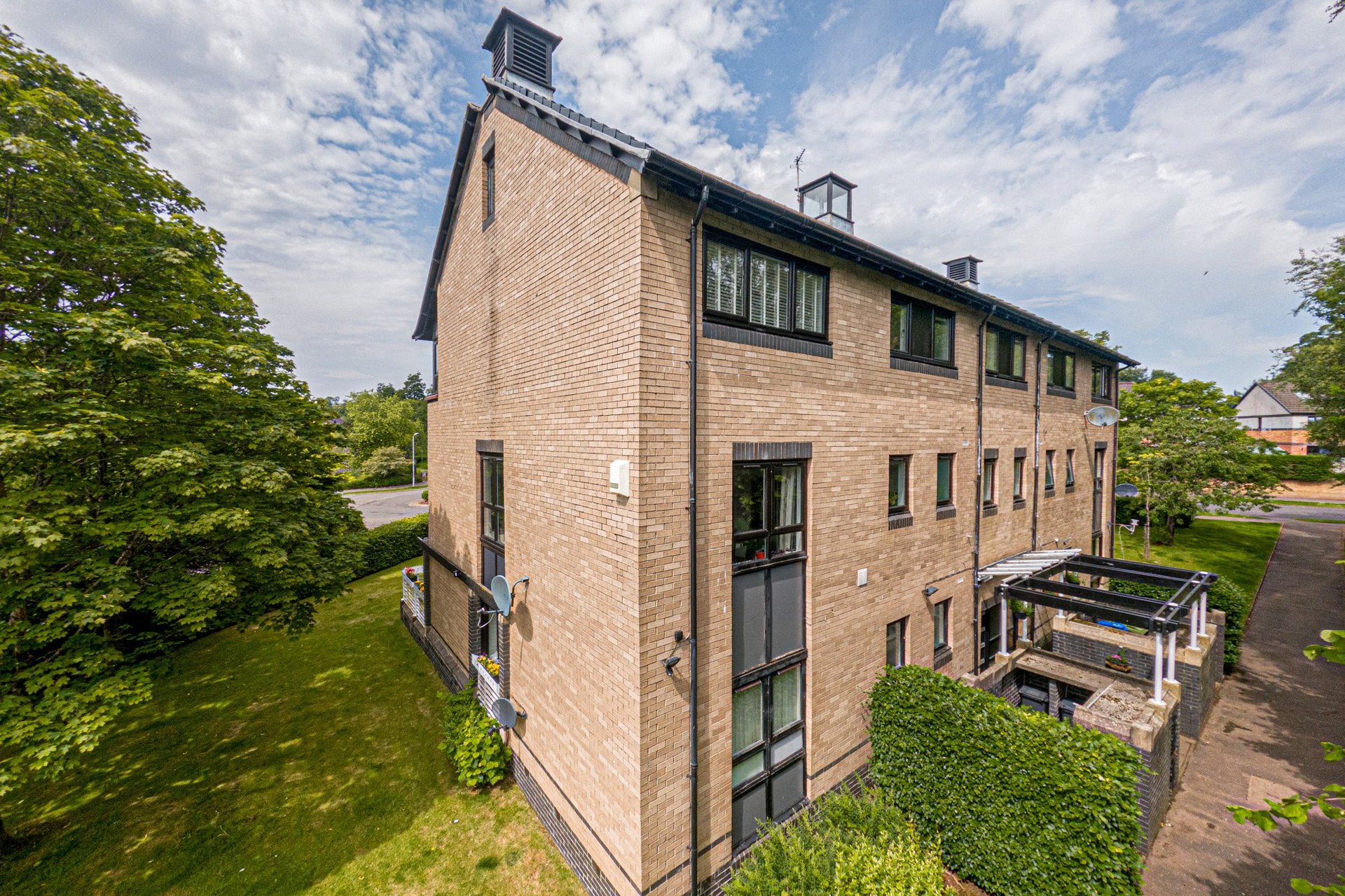 8 Ballagan Place, Milngavie, G62 7RQ - Picture #2