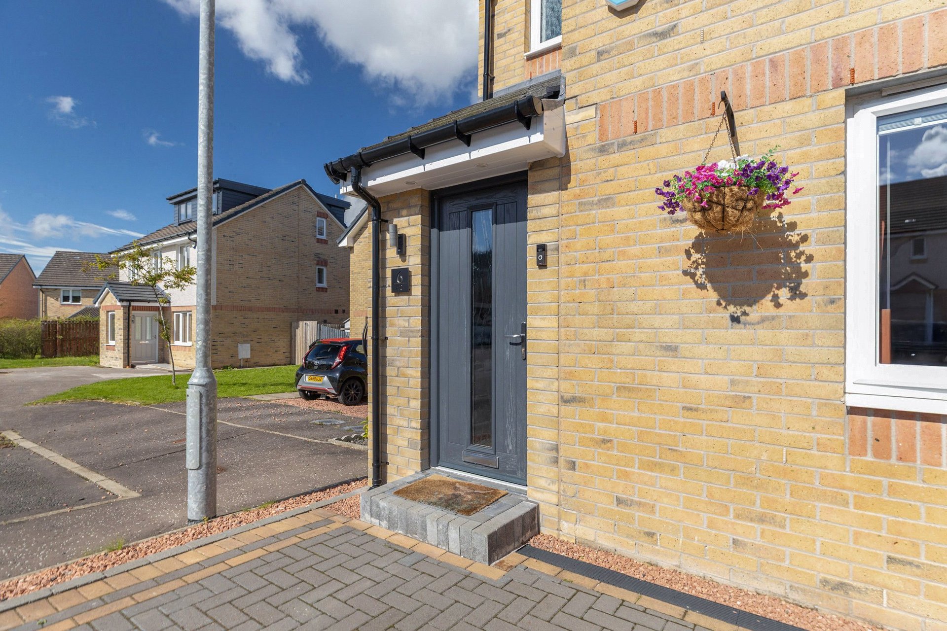6 Daisy Place, Newton Mearns, Glasgow, G77 6FW - Picture #3