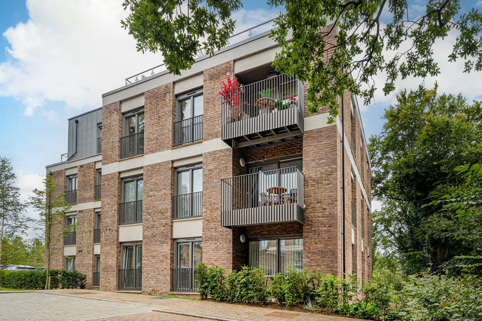 Flat 2/1, 3 Eastwoodhill Grove, Giffnock, Glasgow, East Renfrewshire, G46 6BB - Picture #1