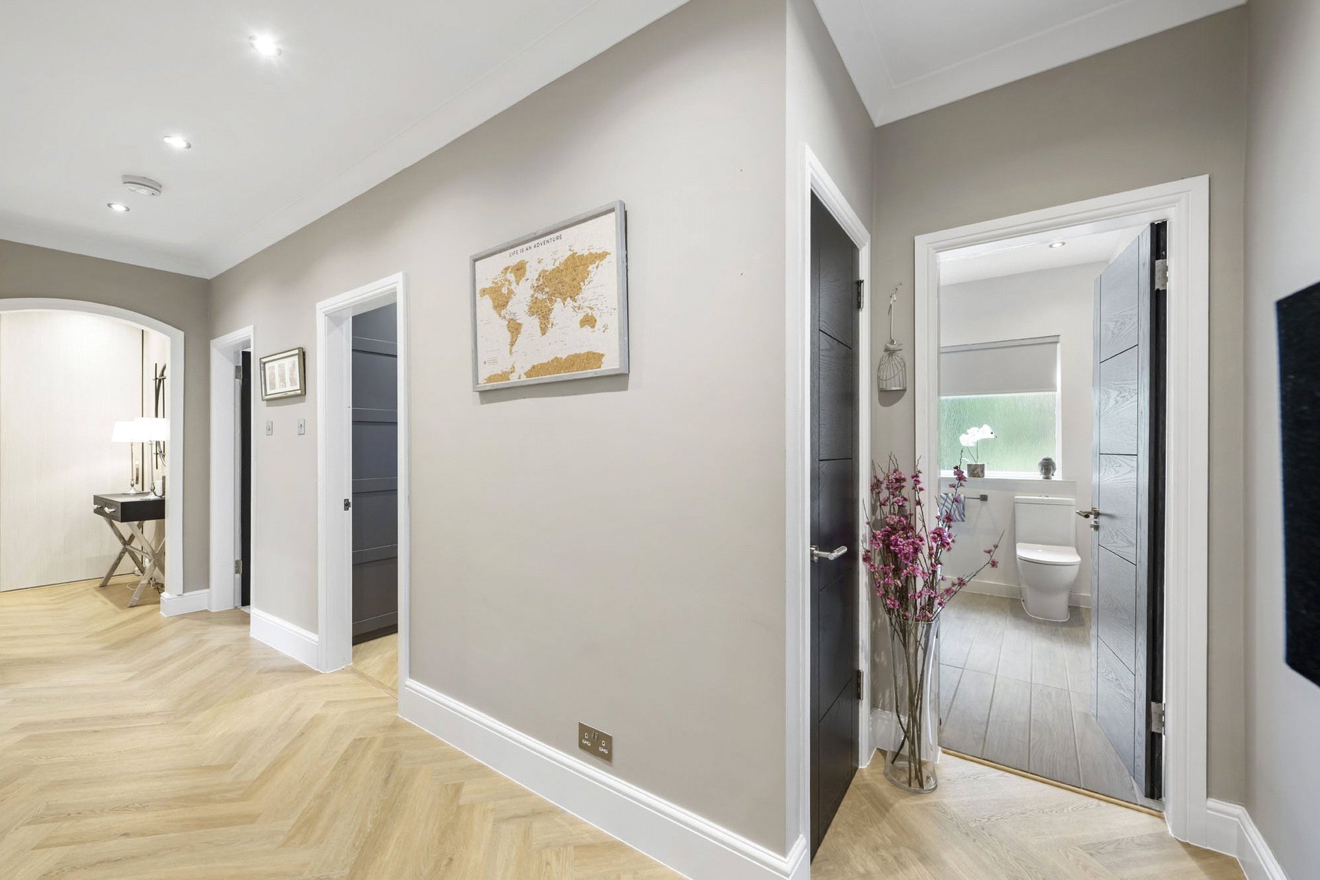 Flat 2-2, 1 Herndon Court, Newton Mearns, Glasgow, G77 5DW - Picture #5