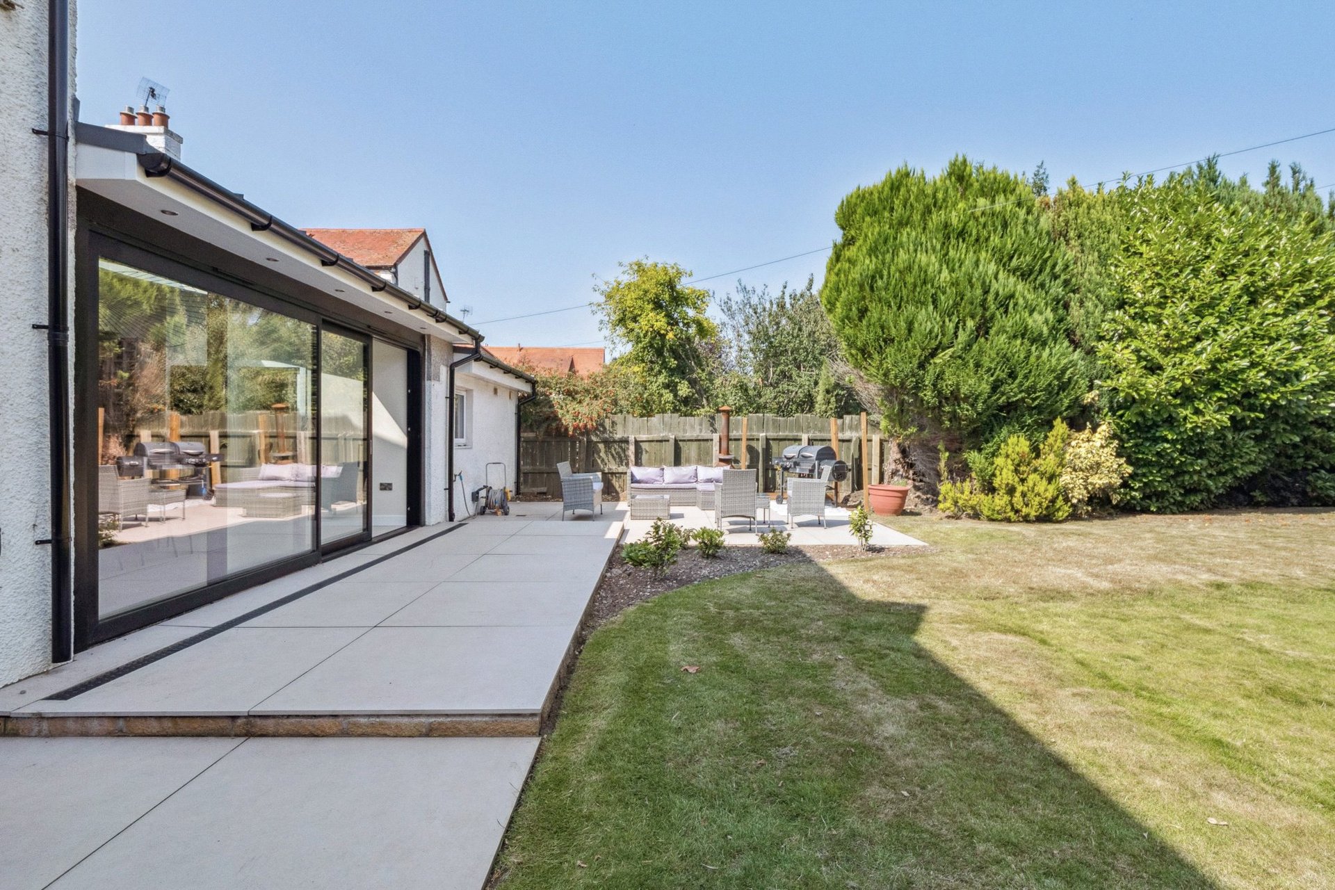 2 Cammo Gardens, Midlothian, EH4 8EH - Picture #2