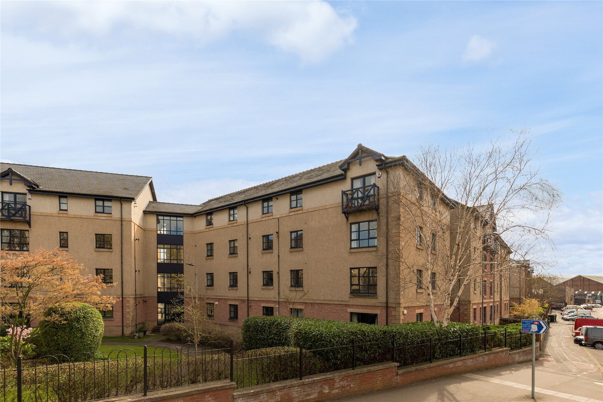 4/5 Russell Gardens, Edinburgh, Midlothian, EH12 5PG - Picture #1