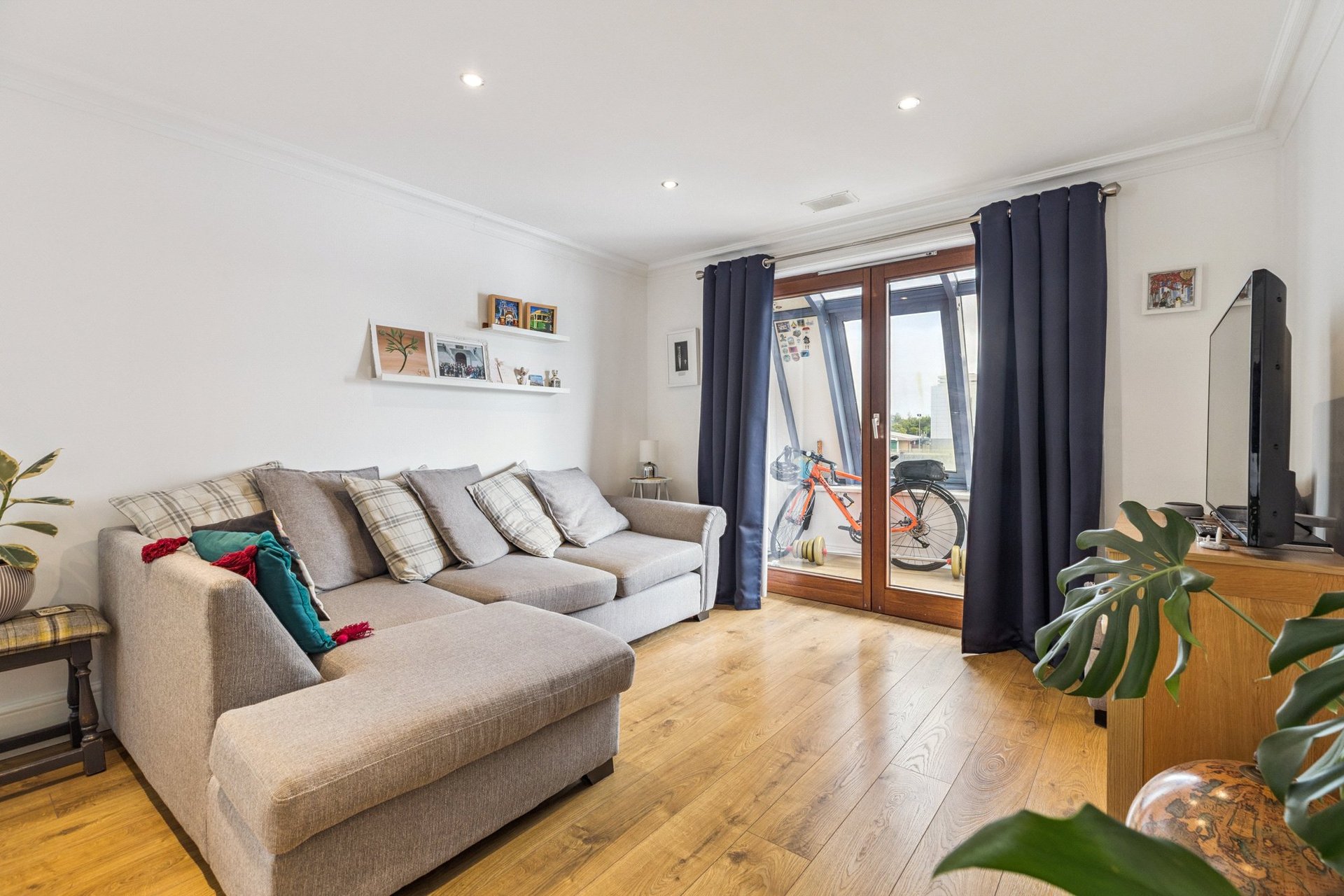 Flat 2, 71 Lancefield Quay, Glasgow City, G3 8HA - Picture #2