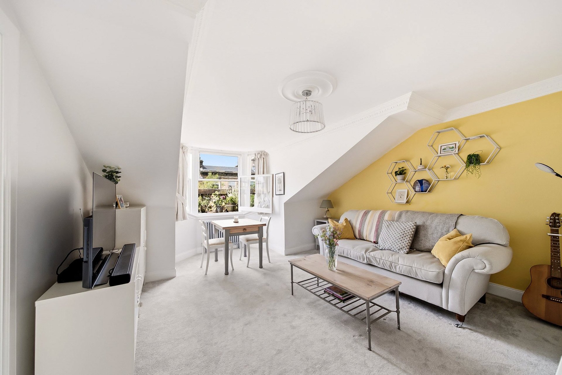 Flat 2, 19 Hillhead Street, Hillhead, Glasgow, G12 8PX - Picture #2