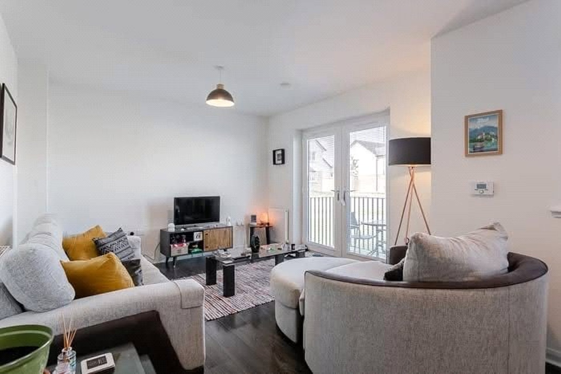 18 Snibble Gardens, Uphall Station, Livingston, West Lothian, EH54 5FL - Picture #2