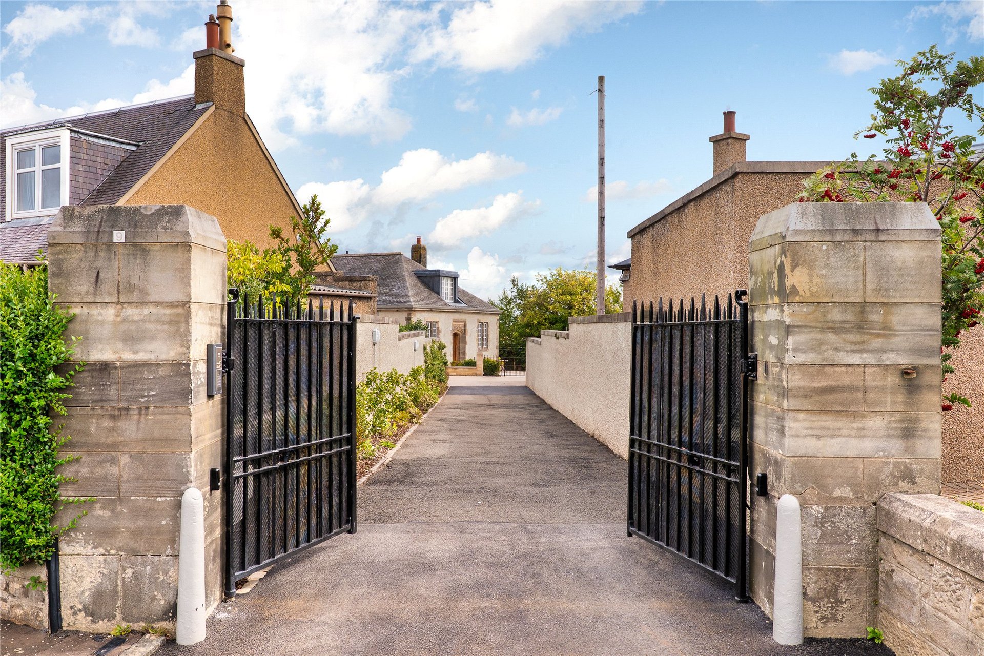 9b Park Crescent, Liberton, Edinburgh, EH16 6JD - Picture #4