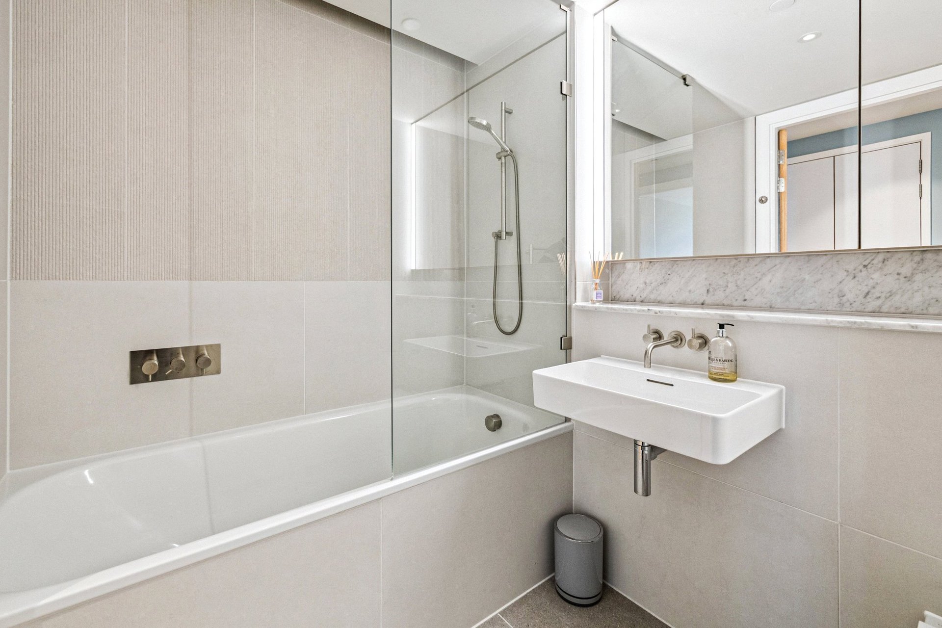 31 (Pavilion A), 1 St. James Place, Edinburgh, Midlothian, EH1 3BP - Picture #16
