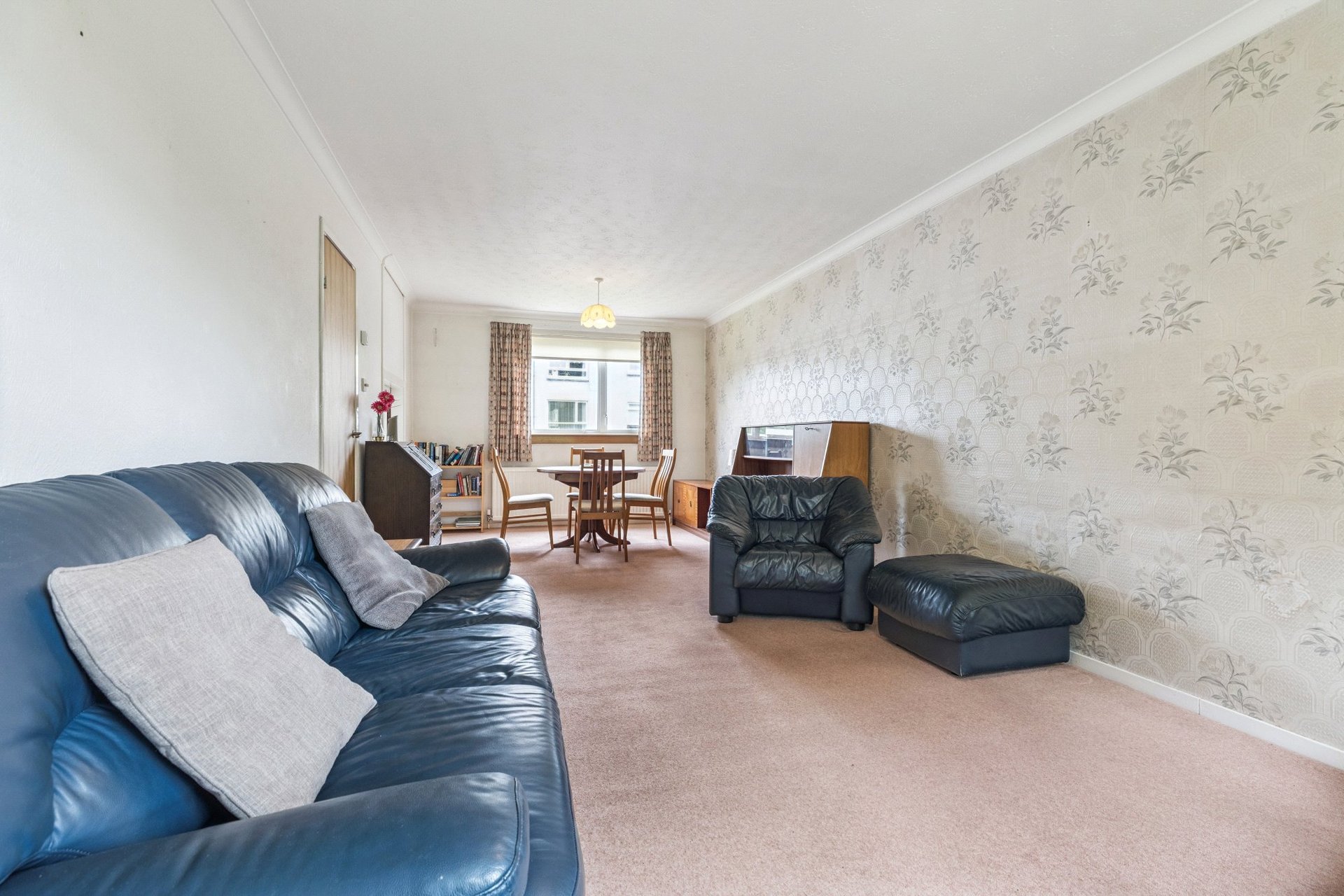 9/1 Iddesleigh Avenue, Milngavie, G62 8NT - Picture #3