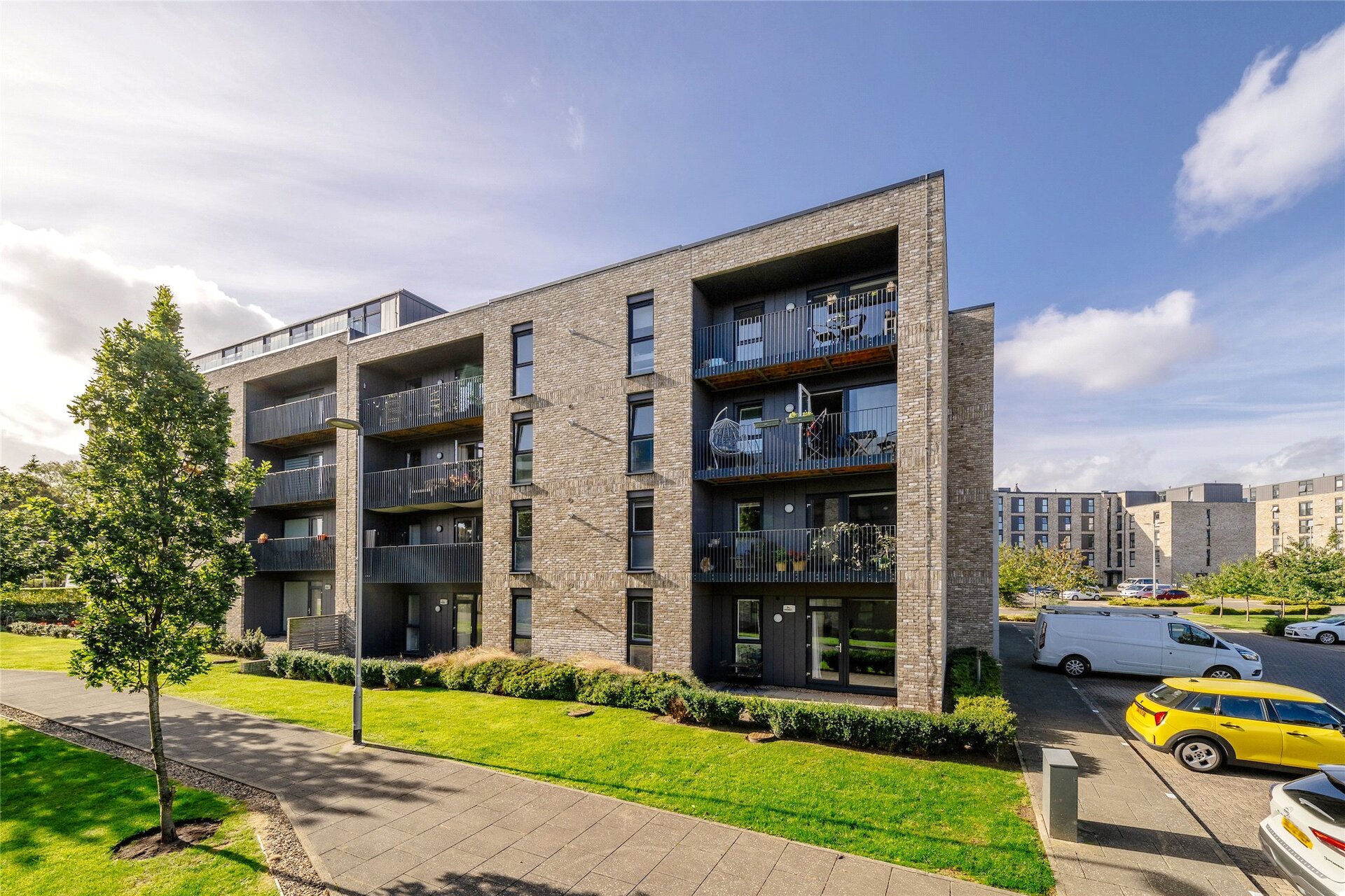 25/1 Allanfield, Hillside, Edinburgh, EH7 5YQ - Picture #1