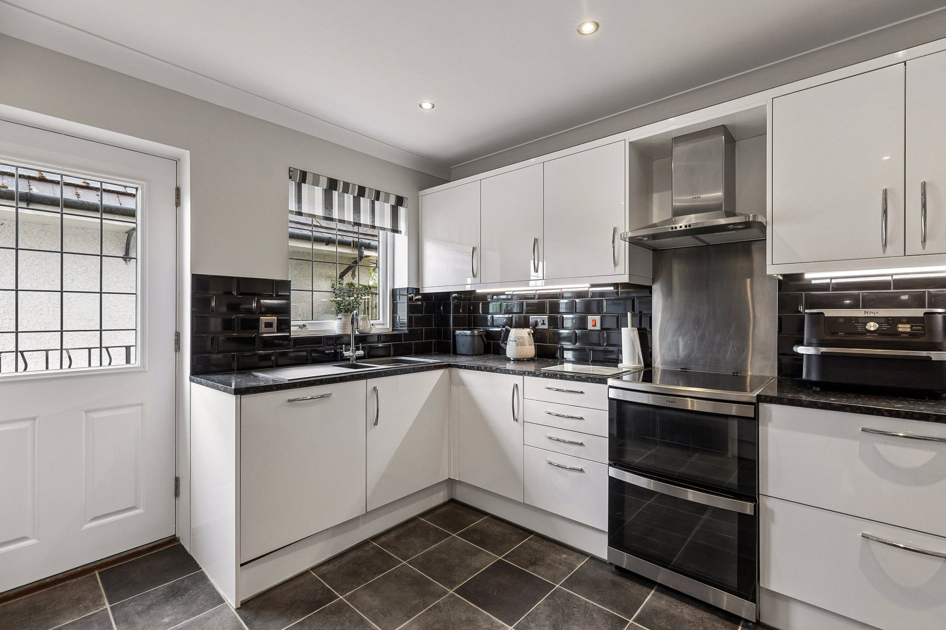 19 St. Vigeans Place, Newton Mearns, Glasgow, G77 6FB - Picture #11