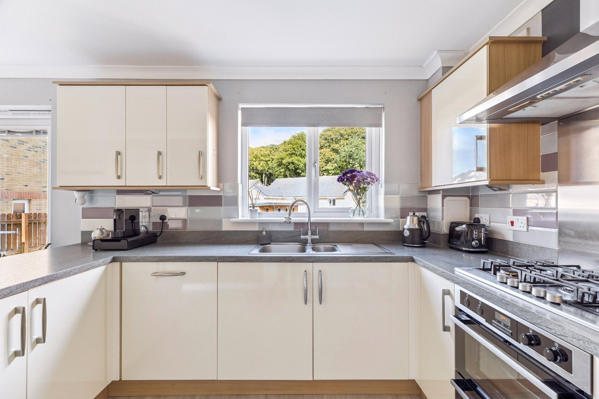 6 Daisy Place, Newton Mearns, Glasgow, G77 6FW - Picture #9