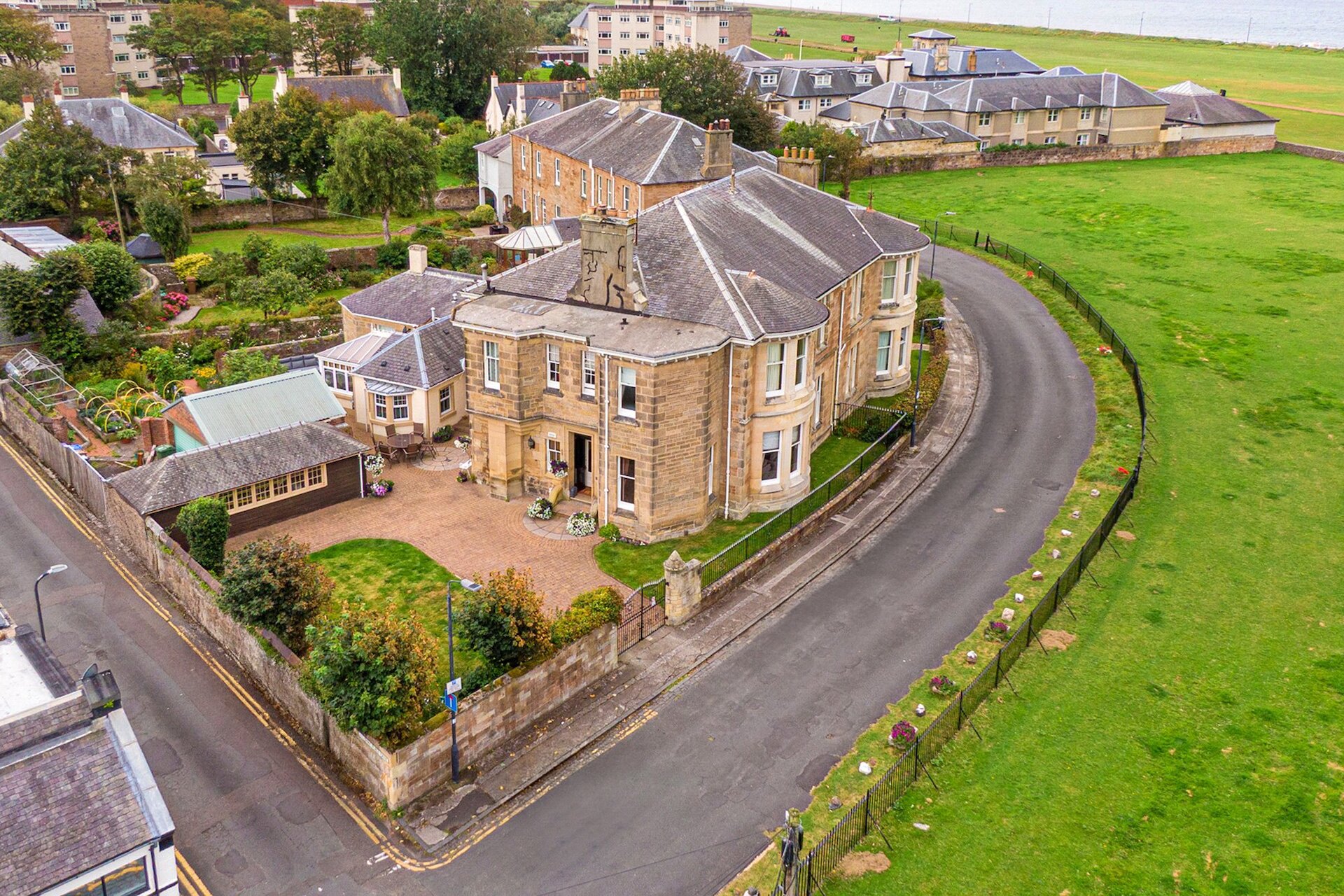 1 Alloway Park, Ayr, KA7 2AW - Picture #1