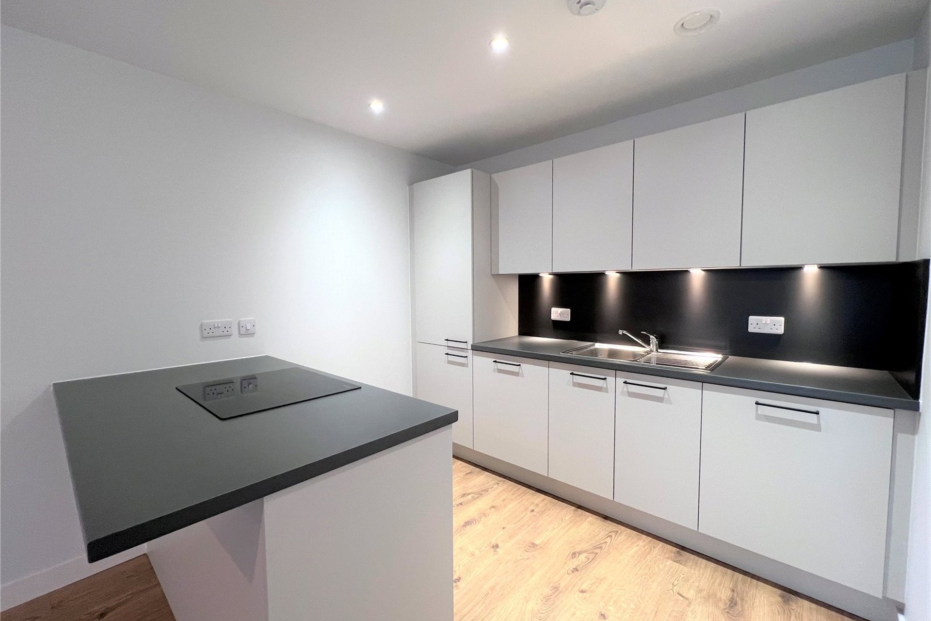 Flat 6, 19 Pillans Place, Edinburgh, EH6 7FJ - Picture #4