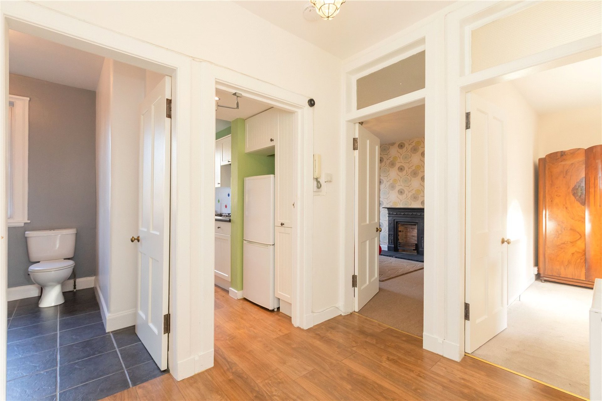 2/3 Bonnington Avenue, Edinburgh, EH6 5QH - Picture #2