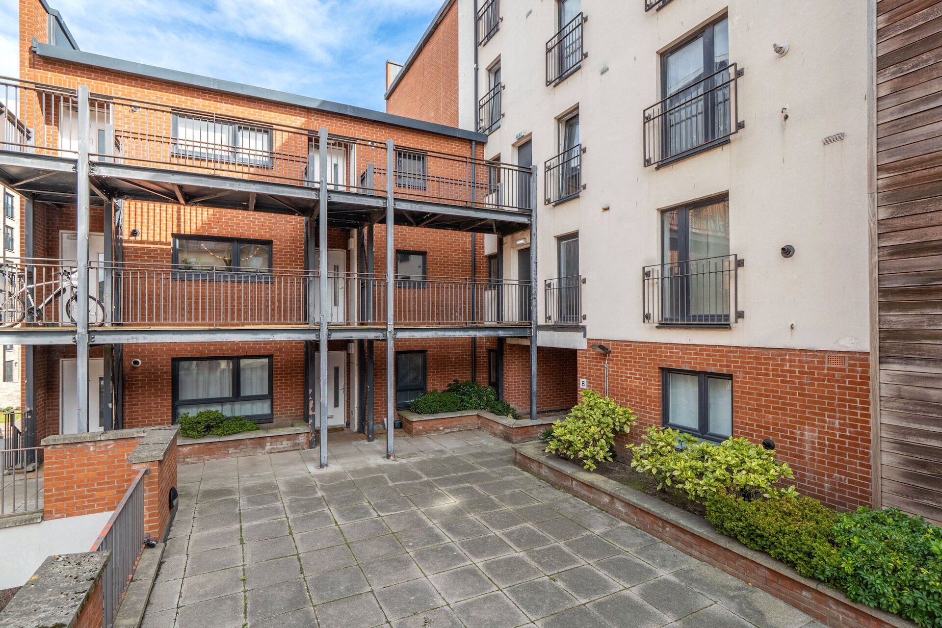 1, 8 Salamander Court, Leith, Edinburgh, EH6 7JN - Picture #1