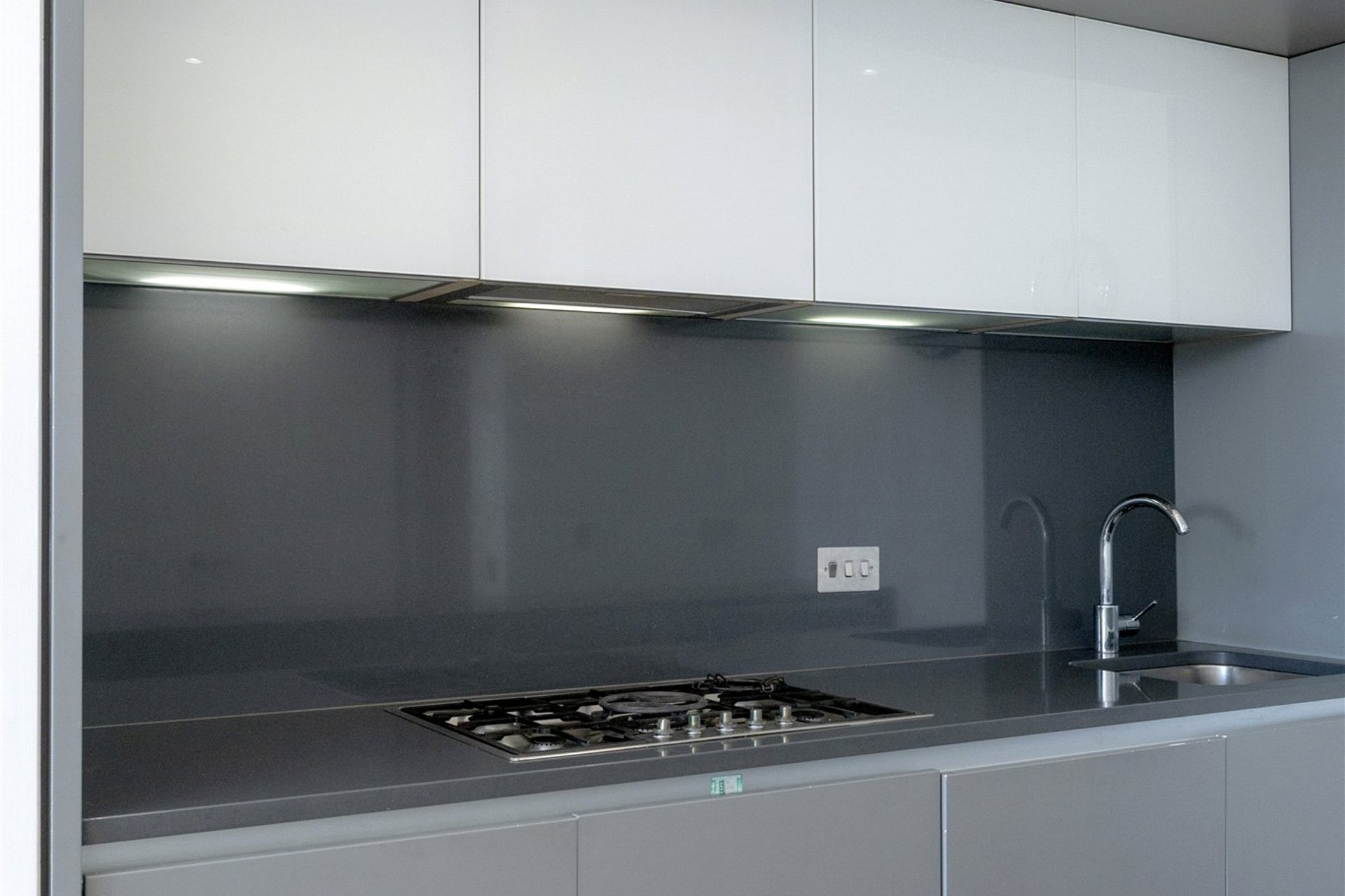 Flat 17, 21 Simpson Loan, Edinburgh, EH3 9GD - Picture #11