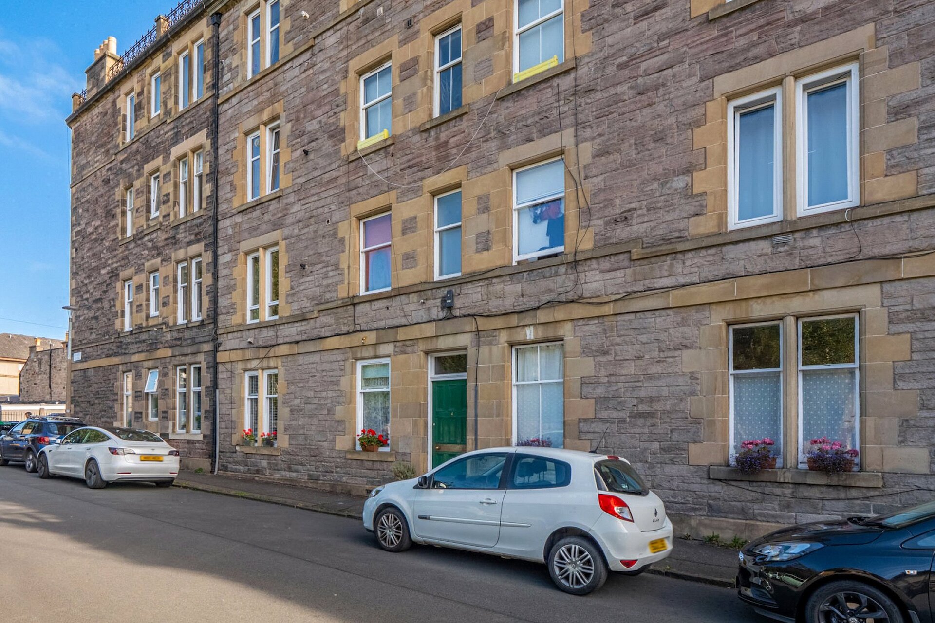 4/6 Kinghorn Place, Edinburgh, EH6 4BN - Picture #1