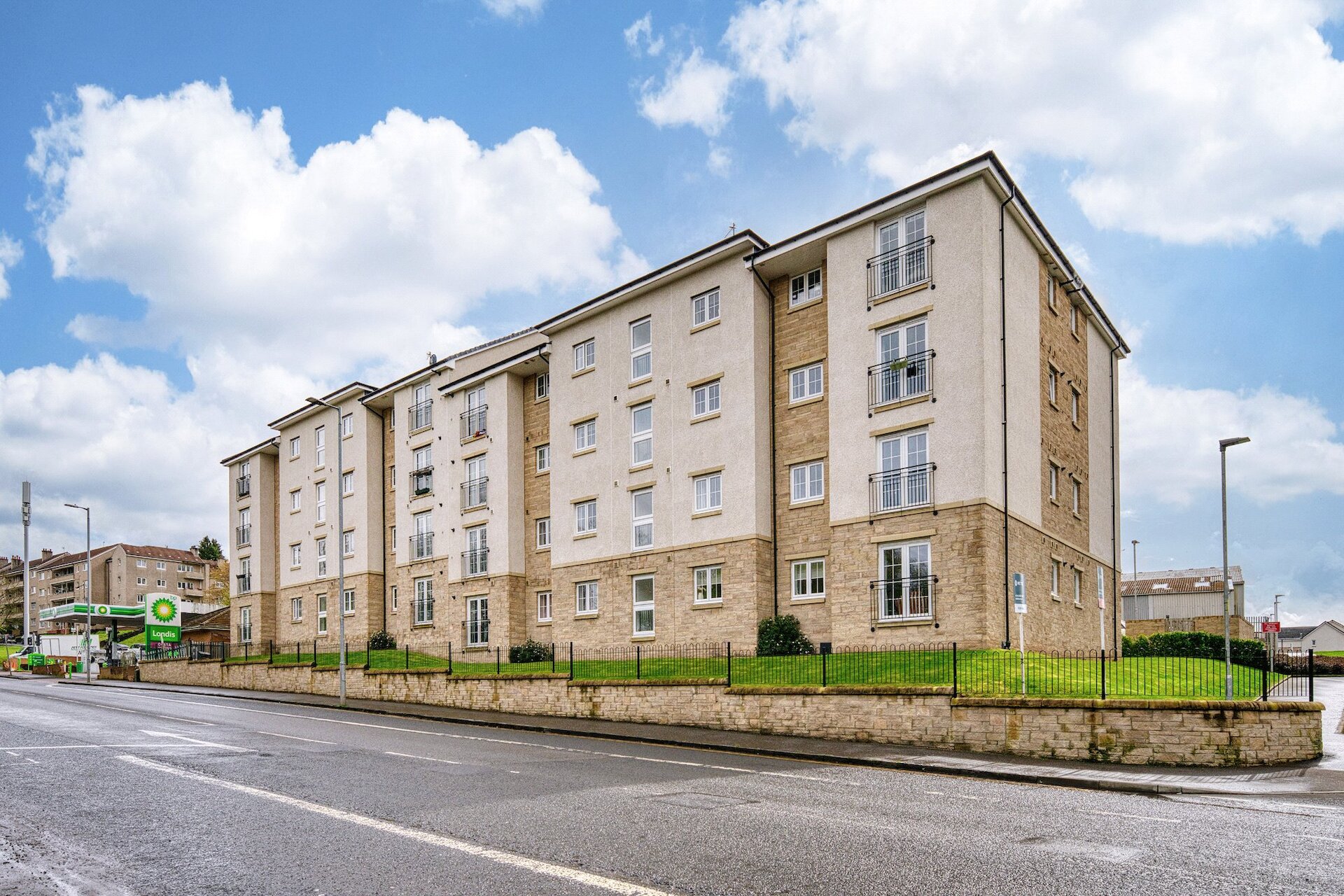 Flat 1/2, 233A, Thornliebank Road, Thornliebank, Glasgow, Glasgow City, G46 7RG - Picture #1