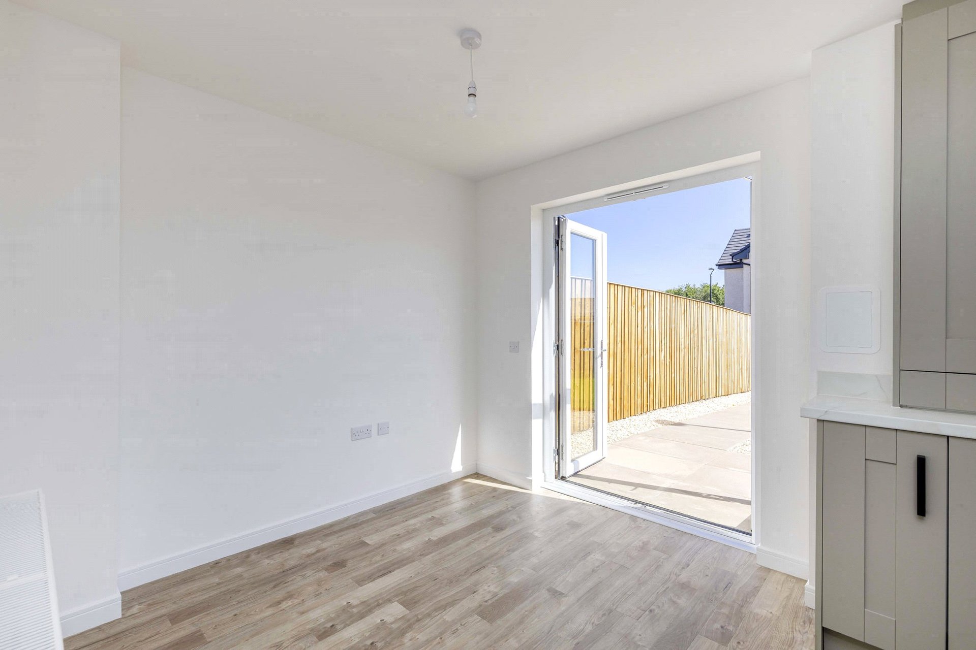 24 Fourdrinier Drive, Penicuik, Midlothian, EH26 0GN - Picture #5
