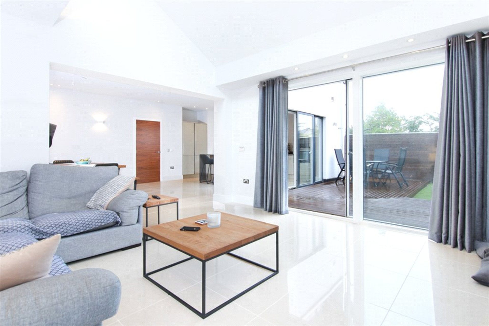 14 Brighouse Park Drive, Edinburgh, EH4 6QG - Picture #8