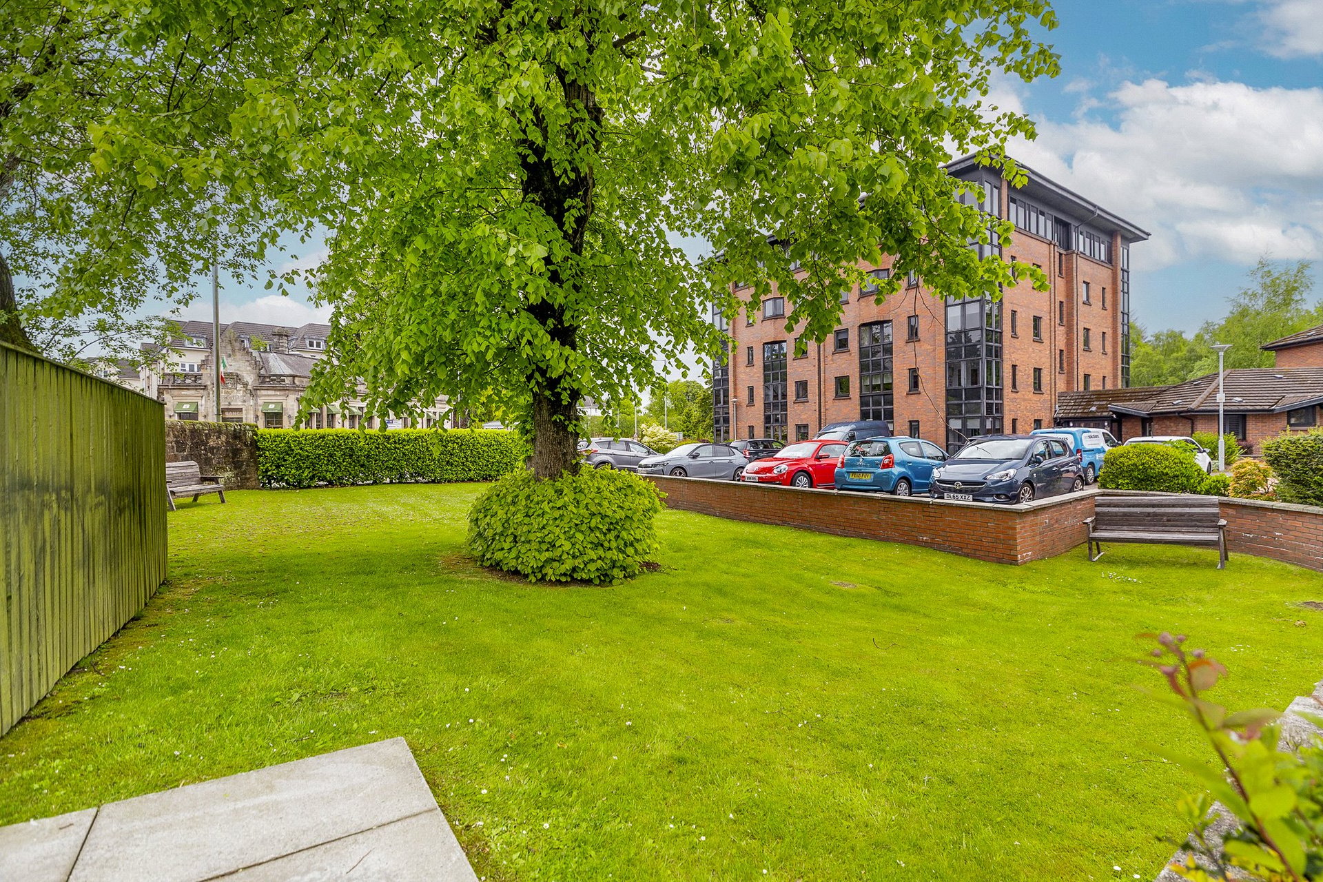17 Mclaren Court, Fenwick Place, Giffnock, Glasgow, East Renfrewshire, G46 6UF - Picture #2