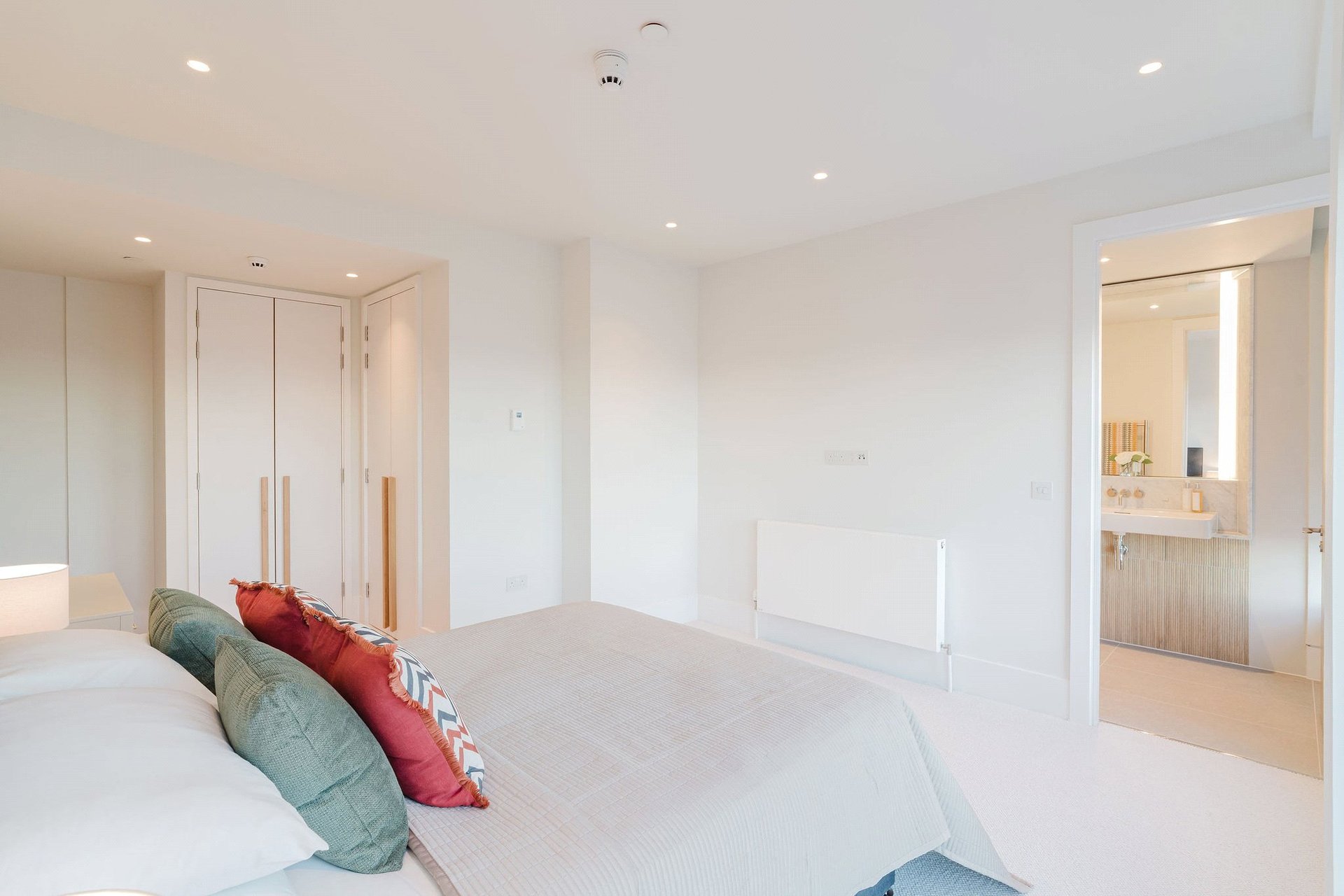 Flat 7 (Pavilion A), 1 St James Place, Edinburgh, Midlothian, EH1 3BP - Picture #4