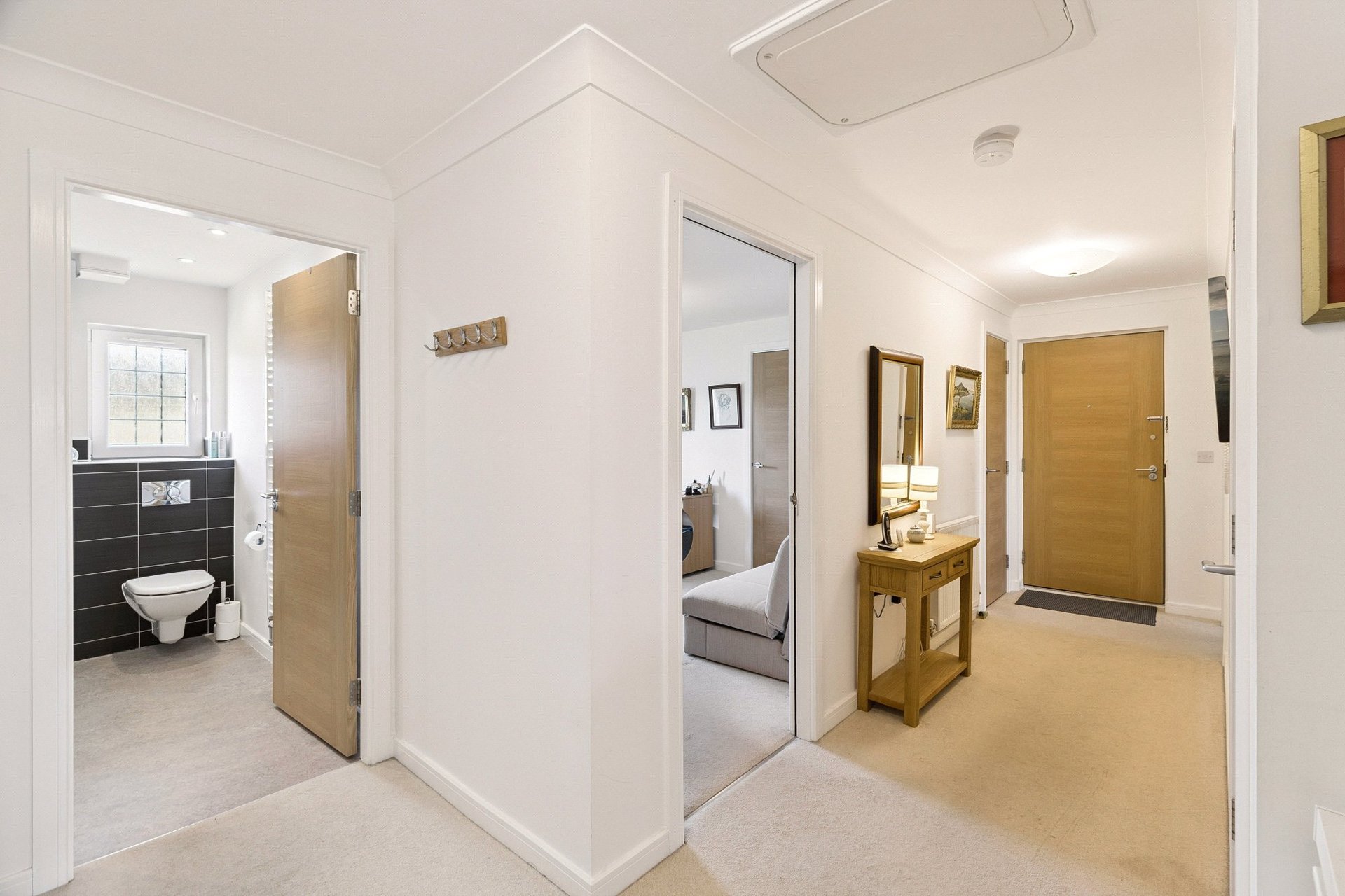 2/1, 4 Aldton Court, Newton Mearns, Glasgow, East Renfrewshire, G77 5UU - Picture #3