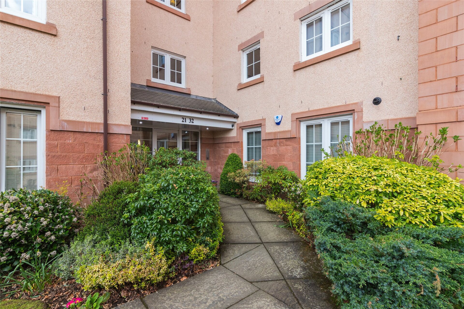 31 Ellangowan Court, Milngavie, G62 8PP - Picture #1