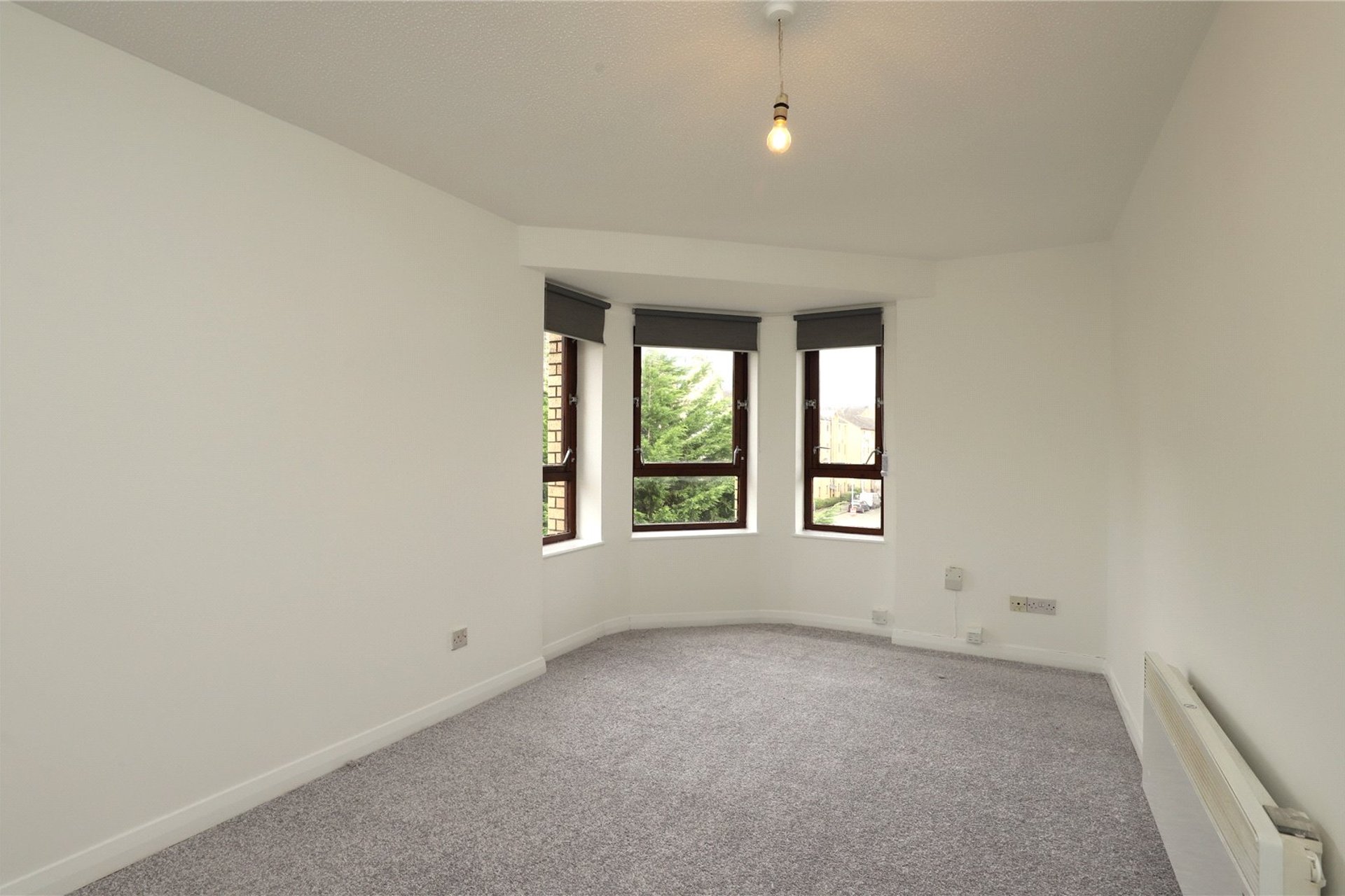 3/2, 35 Overnewton Square, Yorkhill, G3 8RW - Picture #2