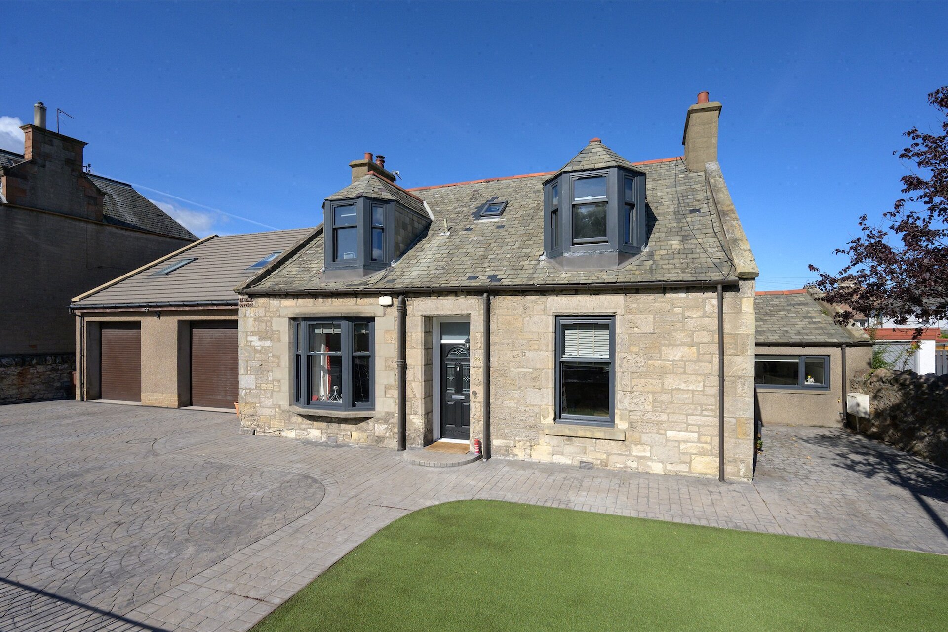 Erskine Cottage, 29 Edinburgh Road, Cockenzie, Prestonpans, East Lothian, EH32 0HL - Picture #1