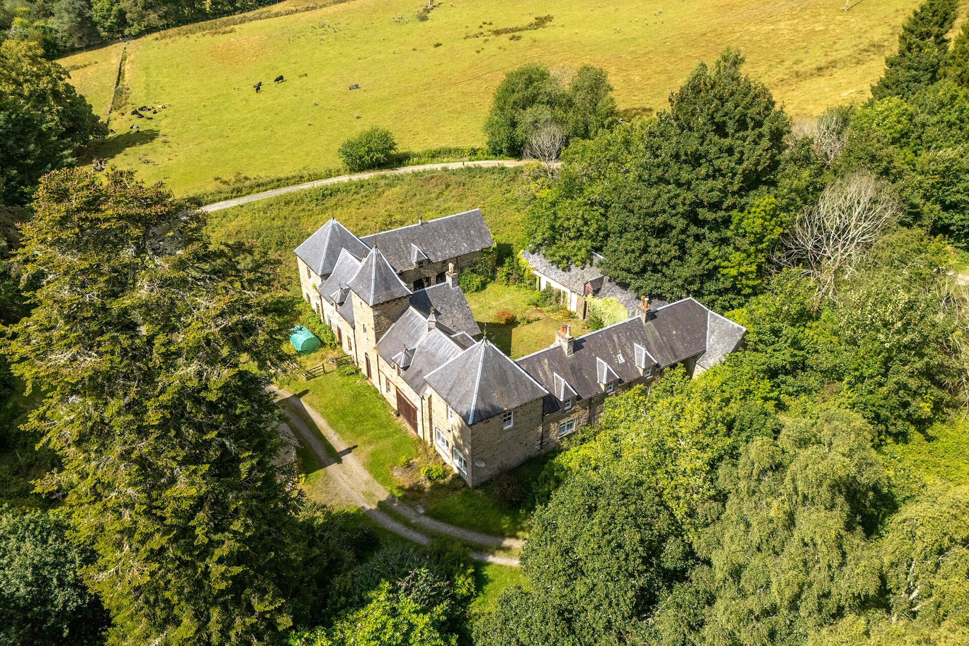 Ballechin Home Farm, Ballinluig, Pitlochry, Perth and Kinross, PH9 0LW - Picture #1