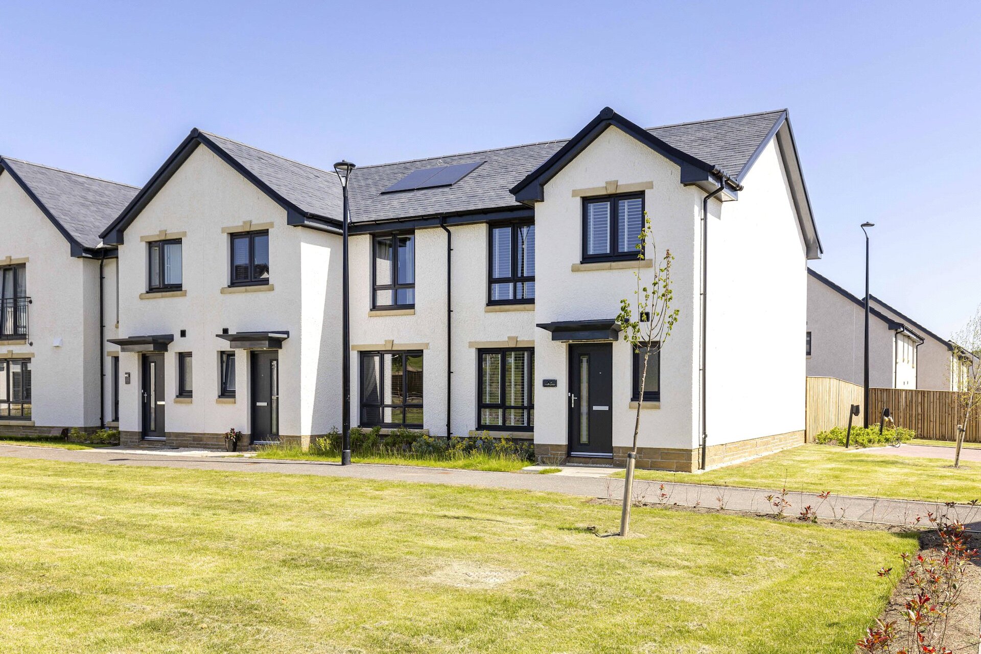 24 Fourdrinier Drive, Penicuik, Midlothian, EH26 0GN - Picture #1