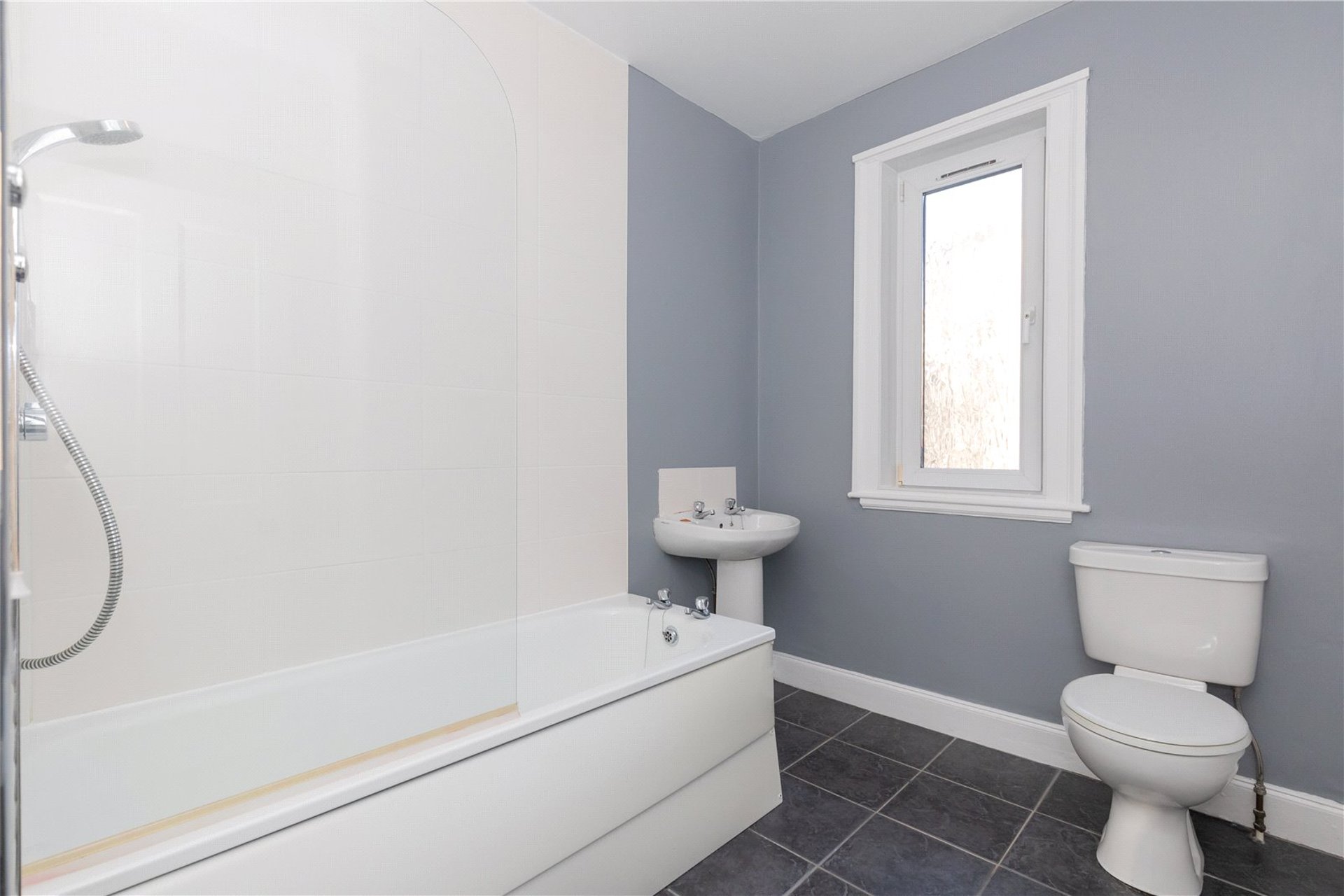 2/3 Bonnington Avenue, Edinburgh, EH6 5QH - Picture #16