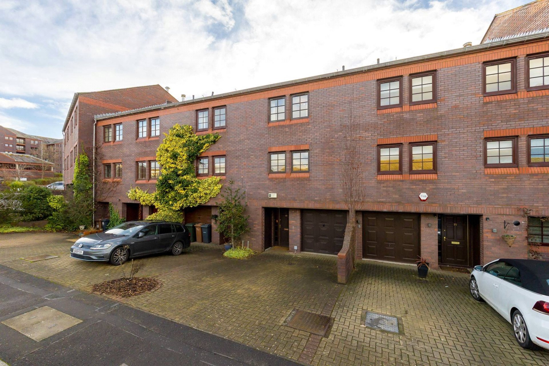 69 Orchard Brae Avenue, Edinburgh, EH4 2UR - Picture #2