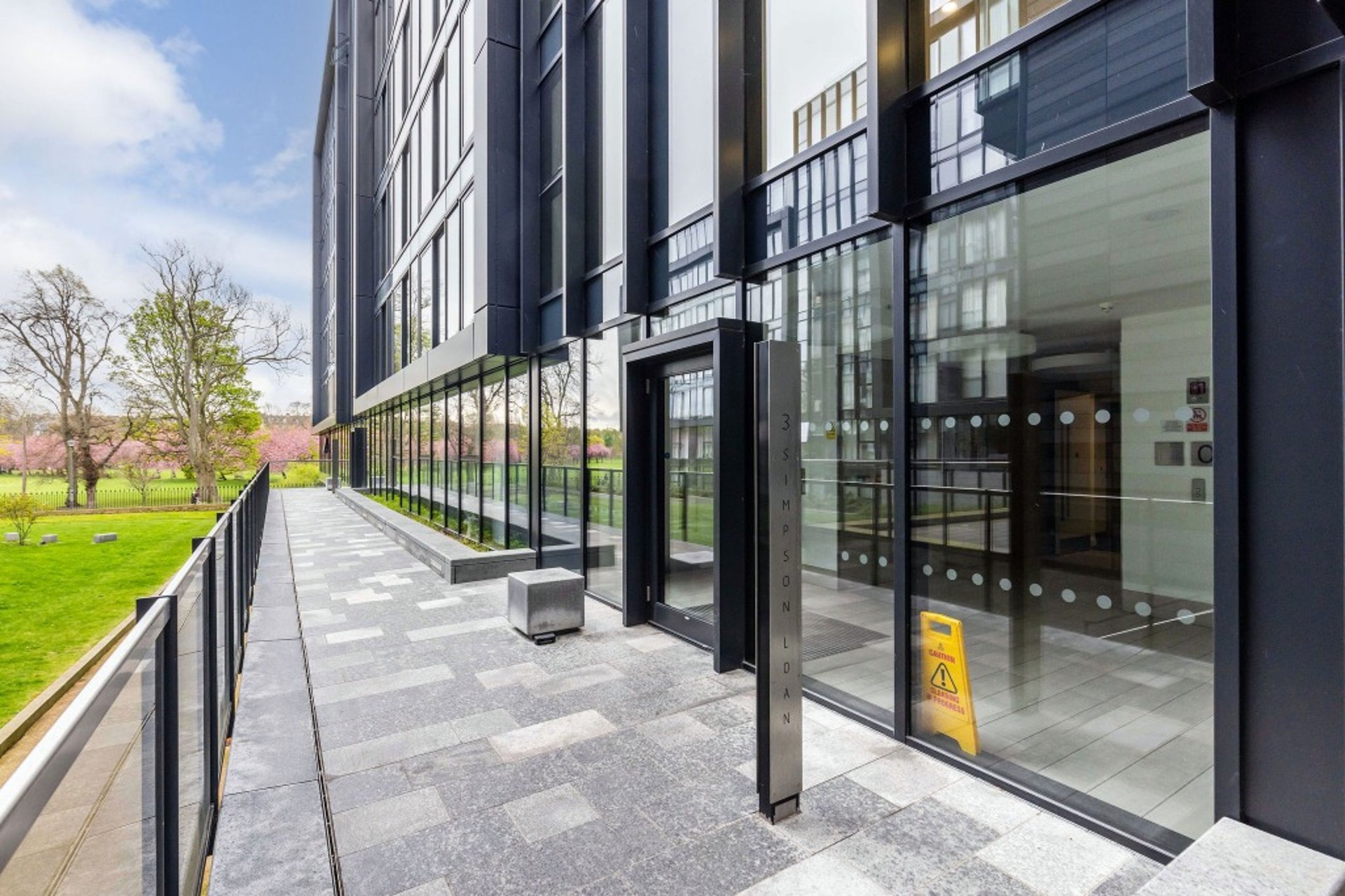 3 Simpson Loan, Meadows, Edinburgh, EH3 9GZ - Picture #1
