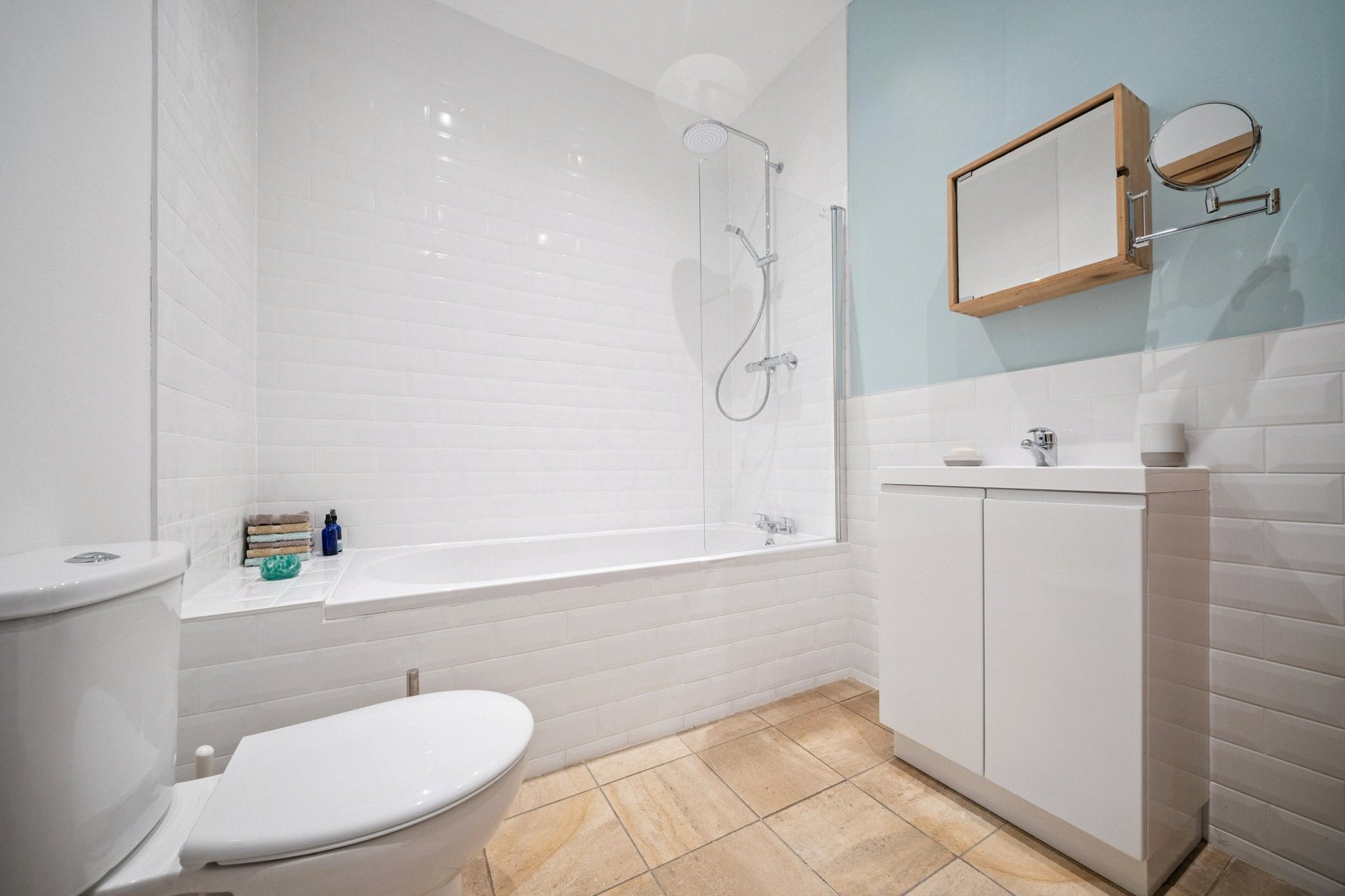 21/2 North Junction Street, Edinburgh, EH6 6HW - Picture #13