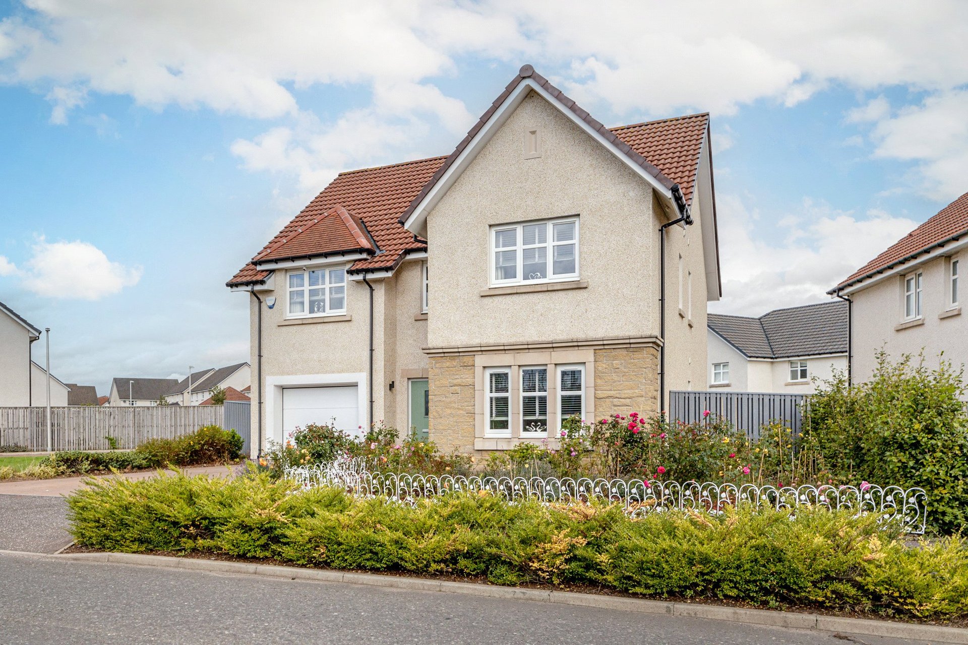 19 Maidenhill Grove, Newton Mearns, Glasgow, G77 5GT - Picture #2