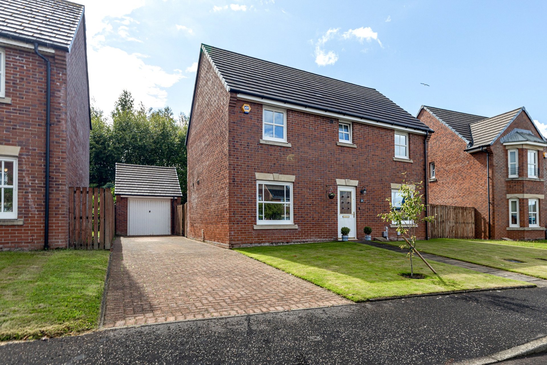 52 Parkmanor Avenue, Darnley, Glasgow, G53 7ZD - Picture #2