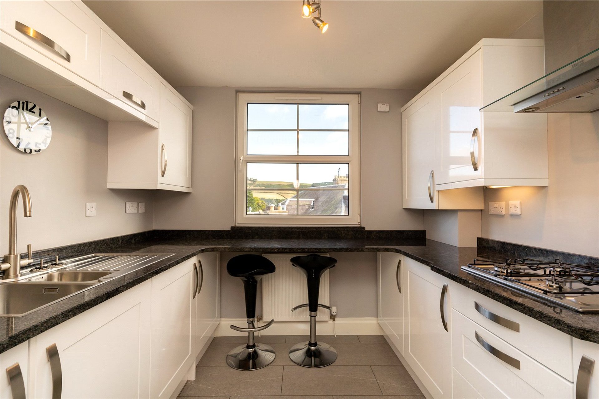 Teac Failte, 2 High Street, Melrose, Scottish Borders, TD6 9PA - Picture #5