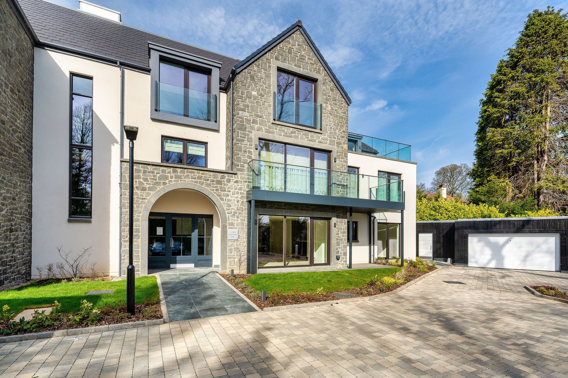 Apartment Eleven, No.9 Barnton Avenue West, Edinburgh, EH4 6DF - Picture #1