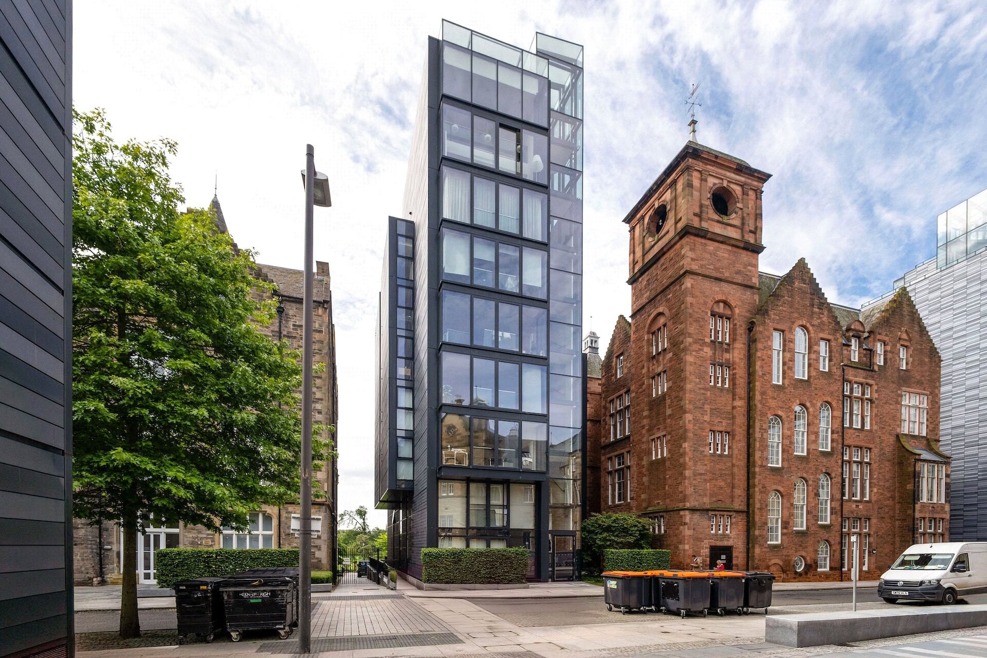 Flat 7, 15 Simpson Loan, Edinburgh, EH3 9GB - Picture #1