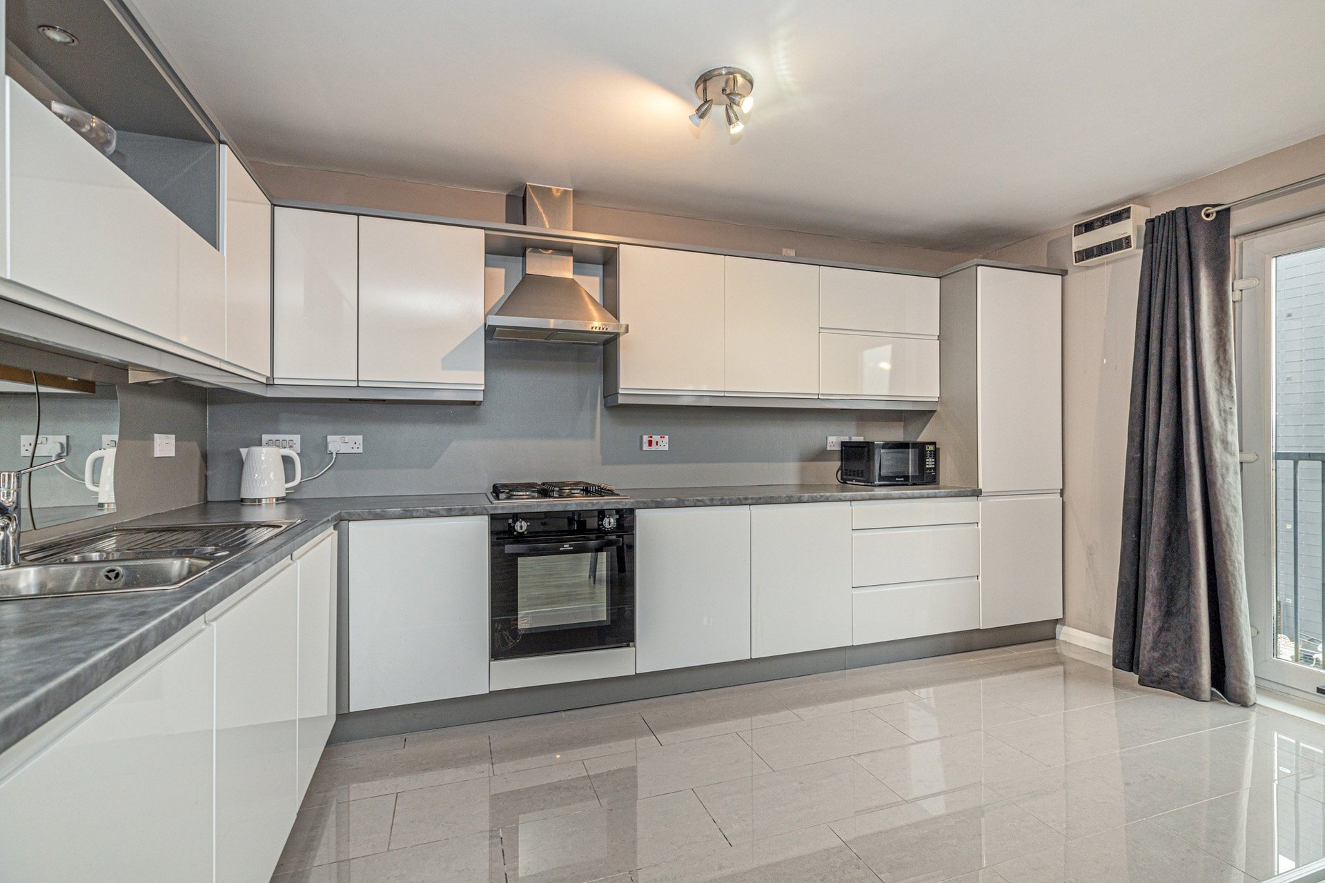 5/3, 90 Barrland Street, Glasgow, G41 1RJ - Picture #6