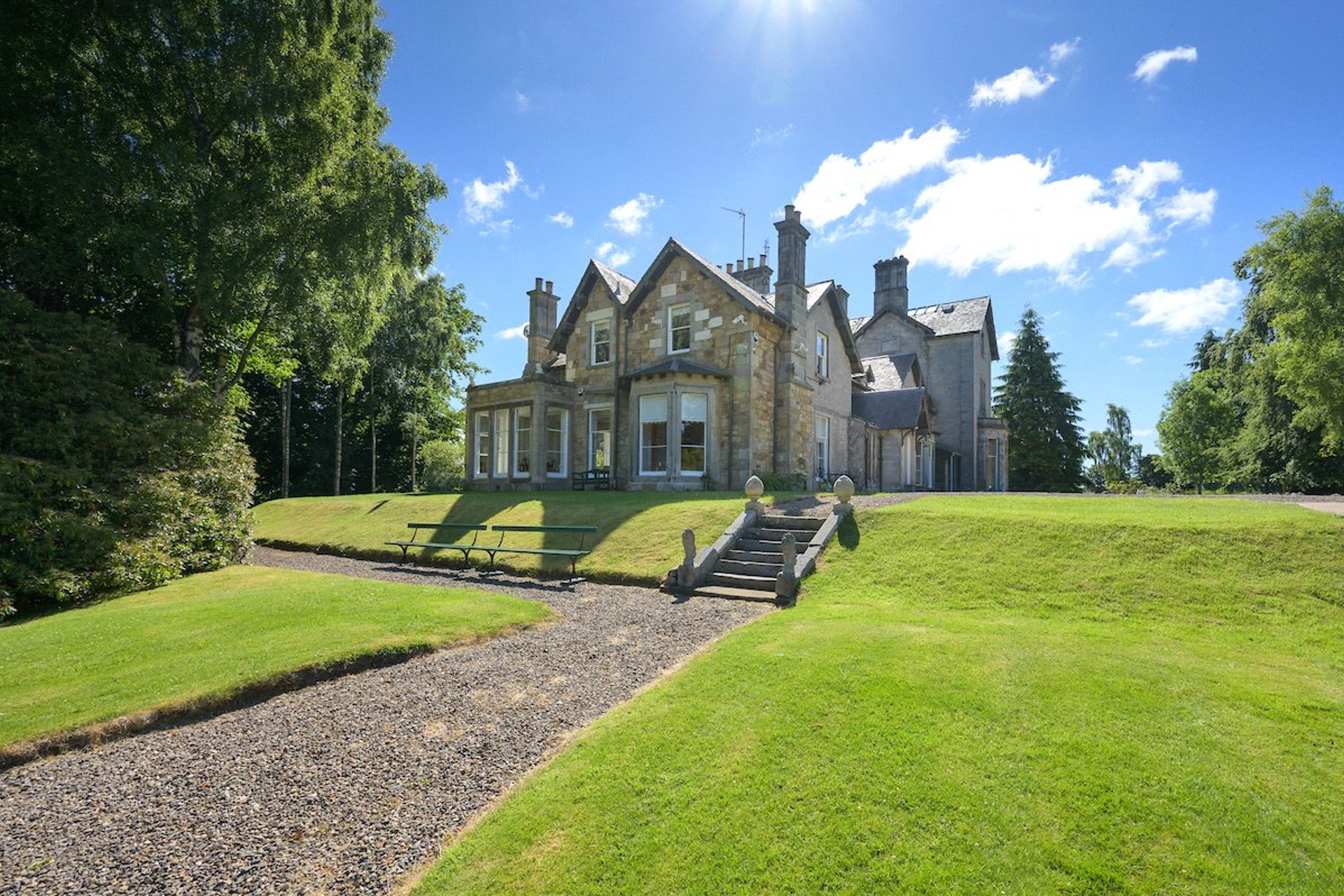Loganbank House, Milton Bridge, Penicuik, Midlothian, EH26 0NY - Picture #2