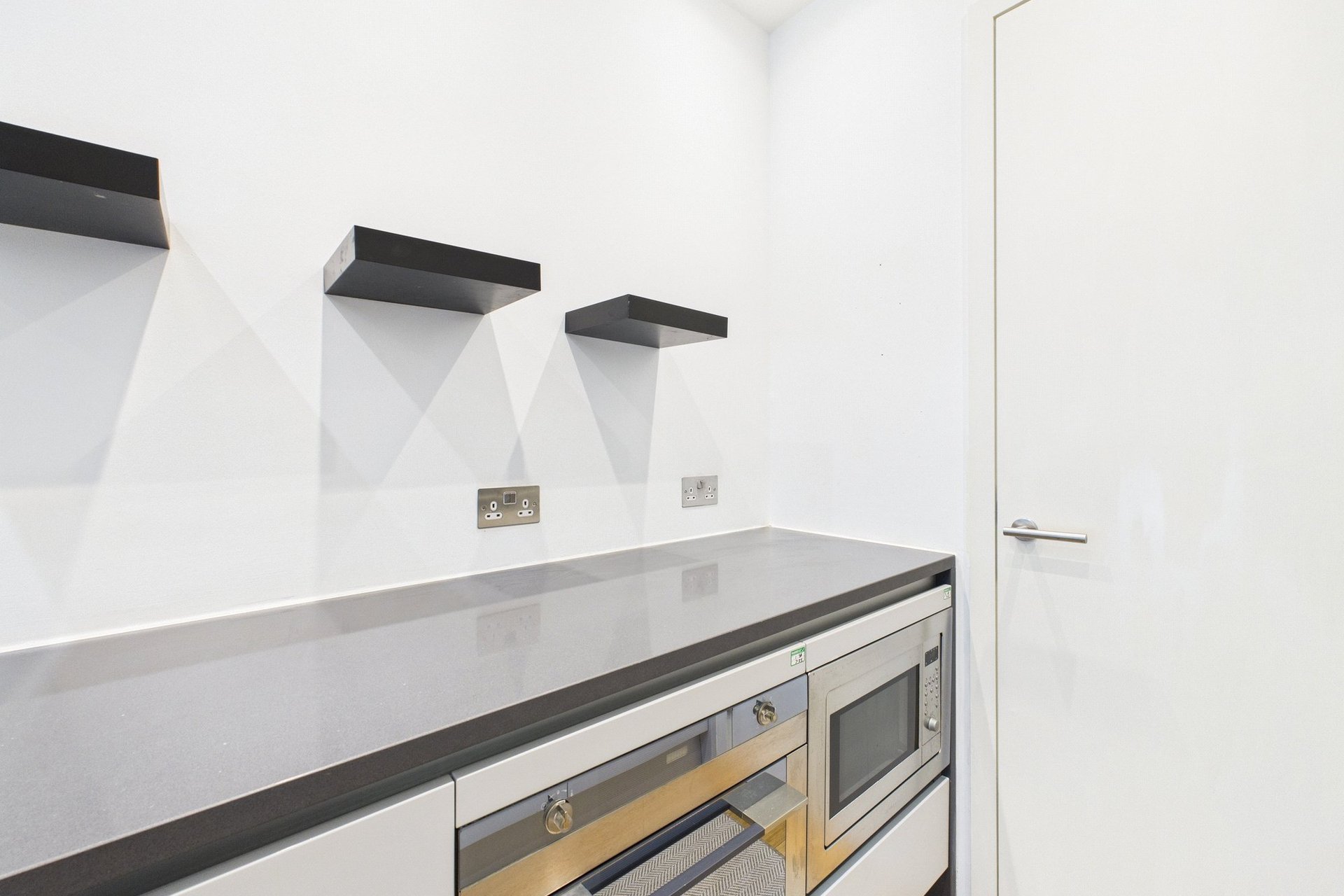 Flat 4, 28 Simpson Loan, Edinburgh, Midlothian, EH3 9GG - Picture #5