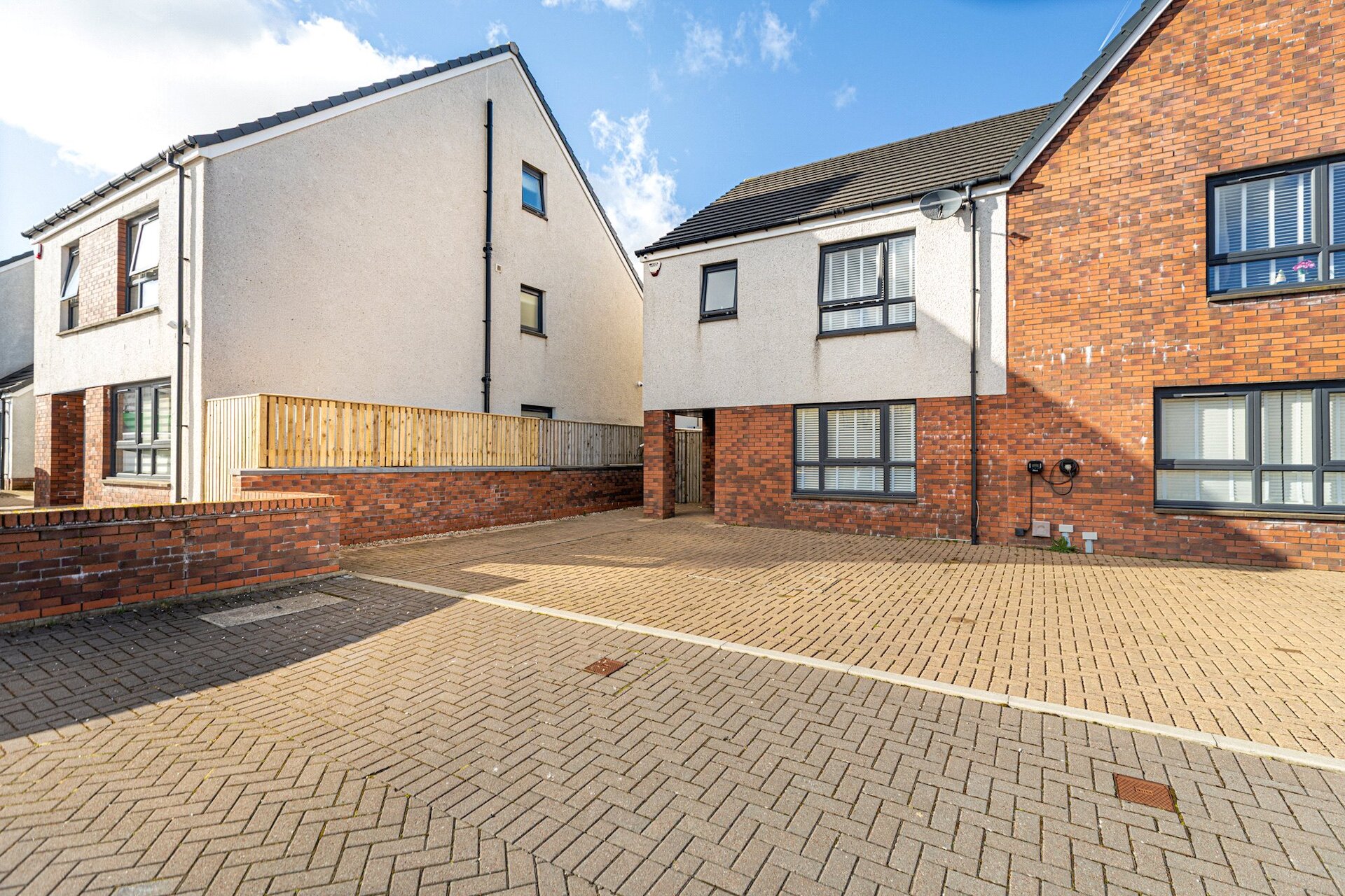 30 Calico Road, Newton Mearns, Glasgow, G77 6GA - Picture #1